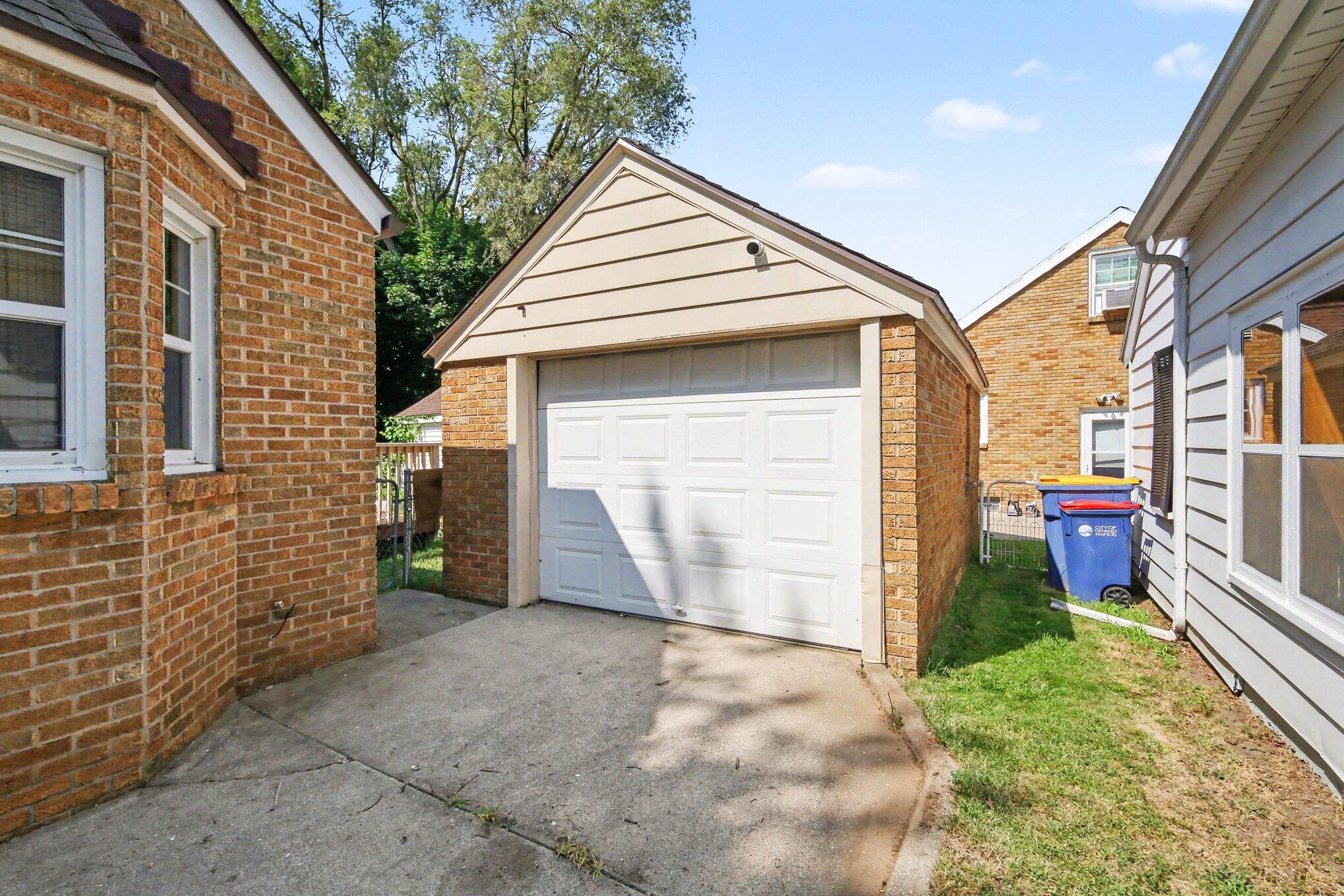 2515 Eastern Avenue SE Grand Rapids MI 49507
