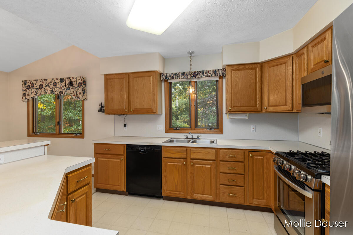 3651 5 Mile Road NE Grand Rapids MI 49525