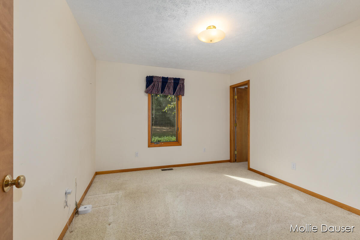 3651 5 Mile Road NE Grand Rapids MI 49525