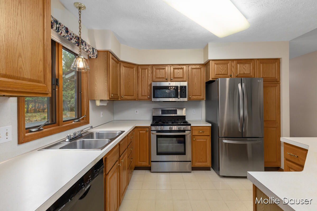 3651 5 Mile Road NE Grand Rapids MI 49525