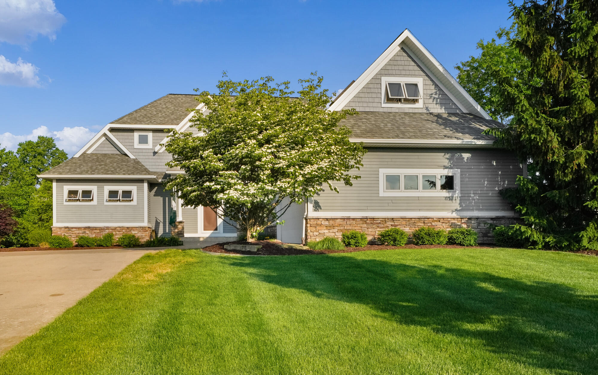 2037 Jennydale Court SE Grand Rapids MI 49546