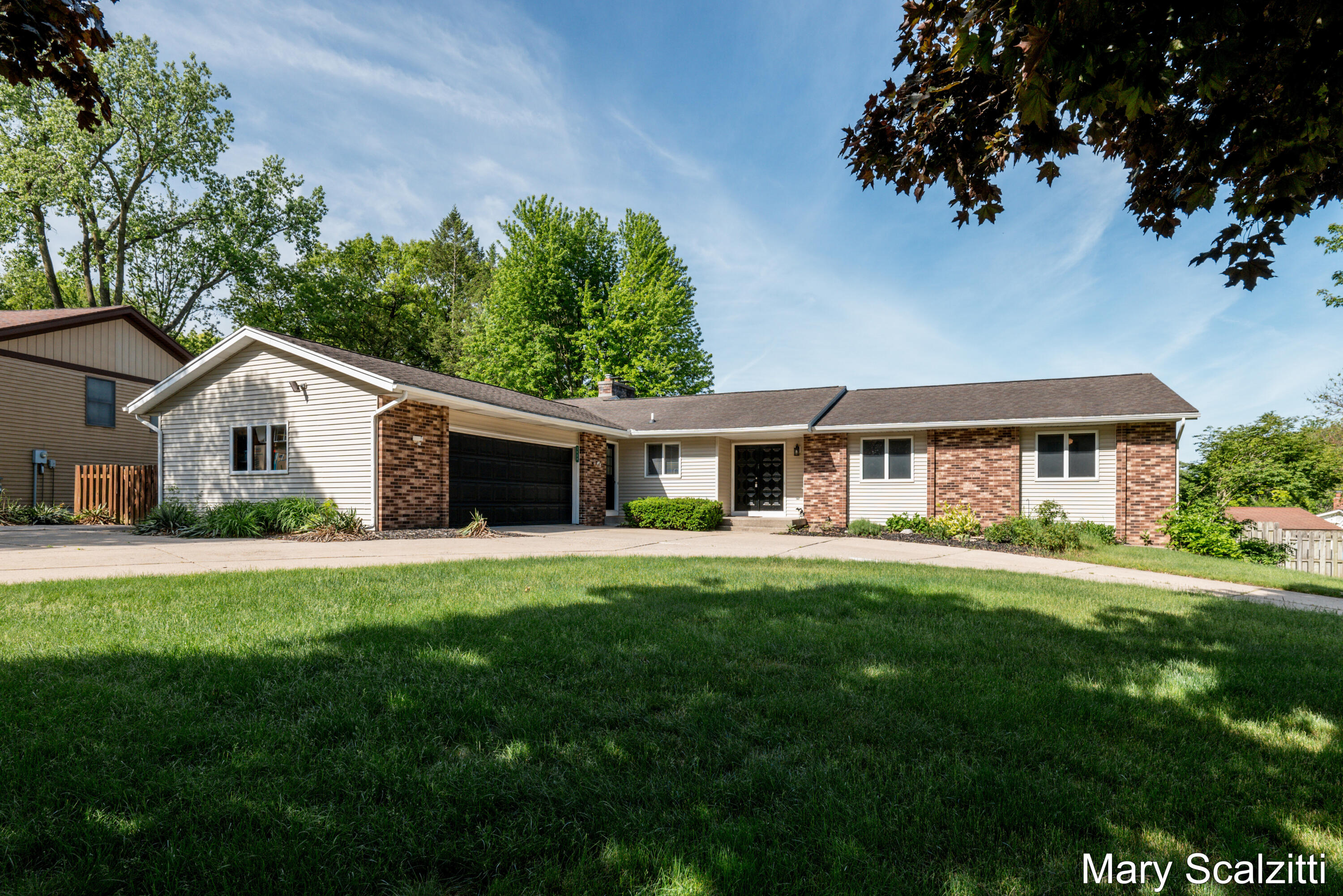 2650 Oldepointe Drive NE Grand Rapids MI 49525