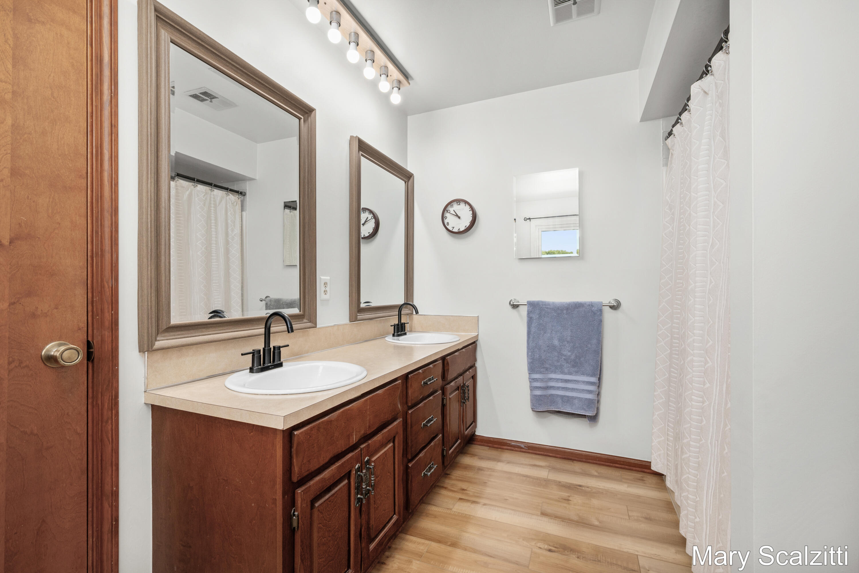 2650 Oldepointe Drive NE Grand Rapids MI 49525