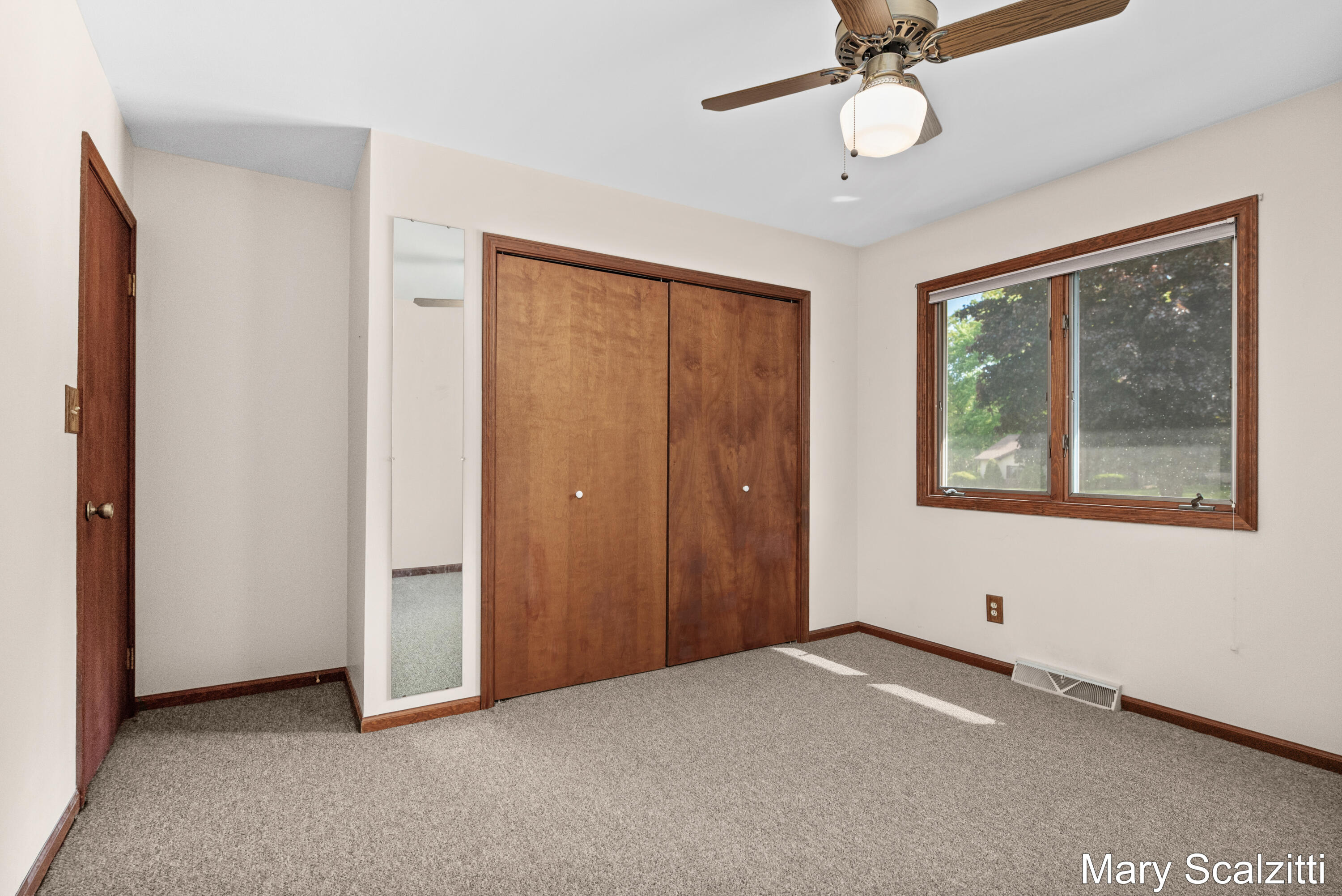2650 Oldepointe Drive NE Grand Rapids MI 49525