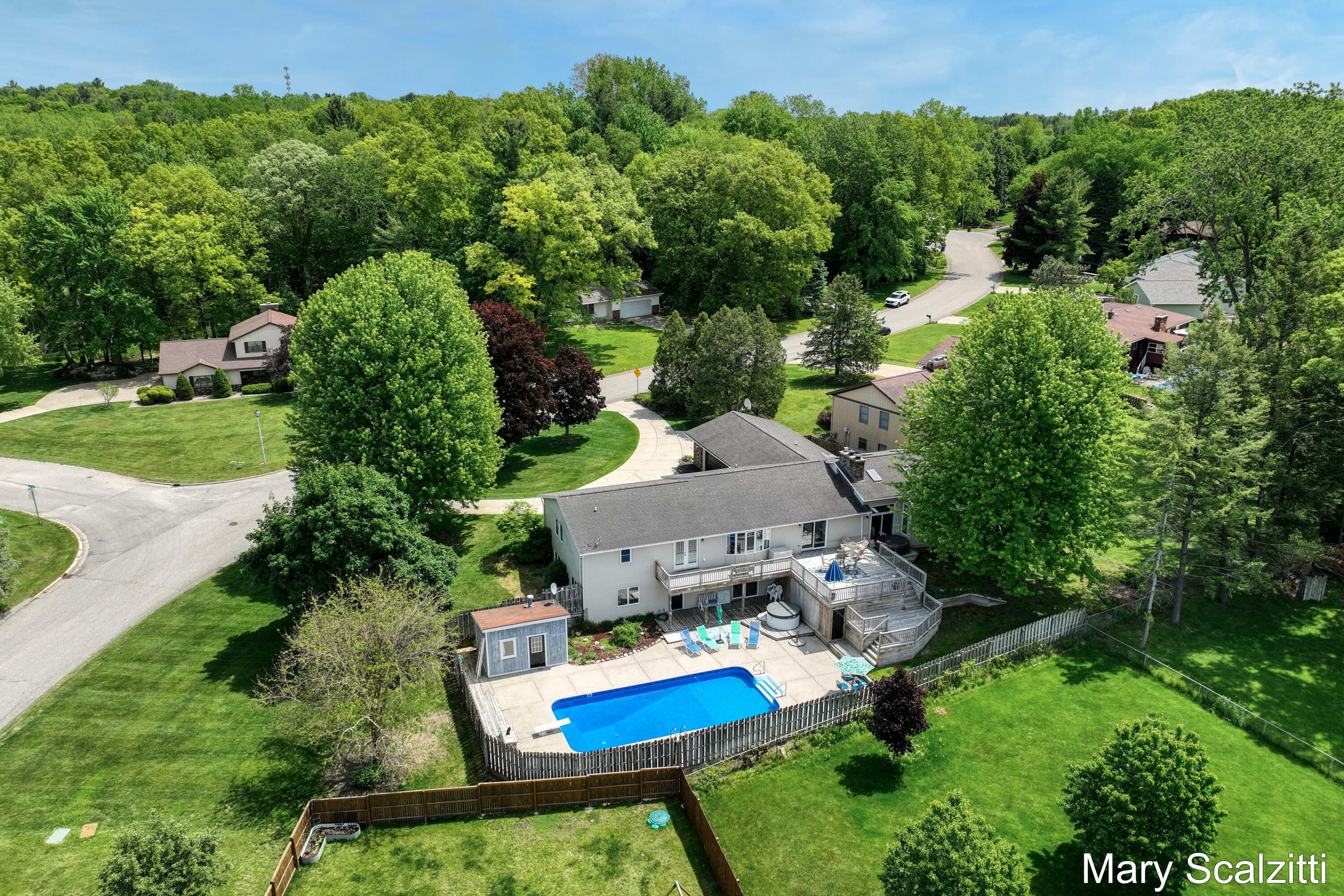 2650 Oldepointe Drive NE Grand Rapids MI 49525
