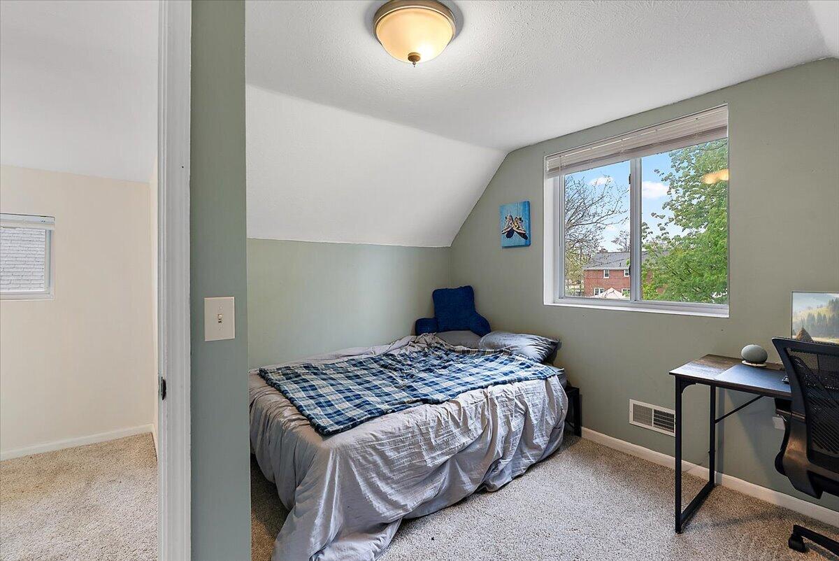 1129 Sanford Street Muskegon MI 49441