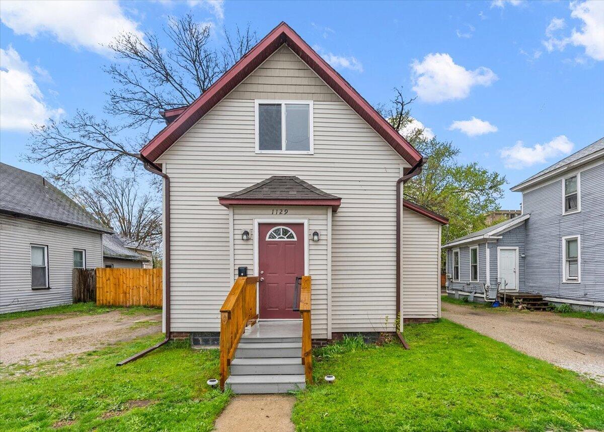 1129 Sanford Street Muskegon MI 49441