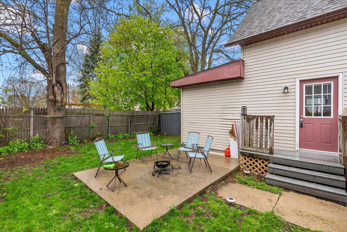 1129 Sanford Street Muskegon MI 49441