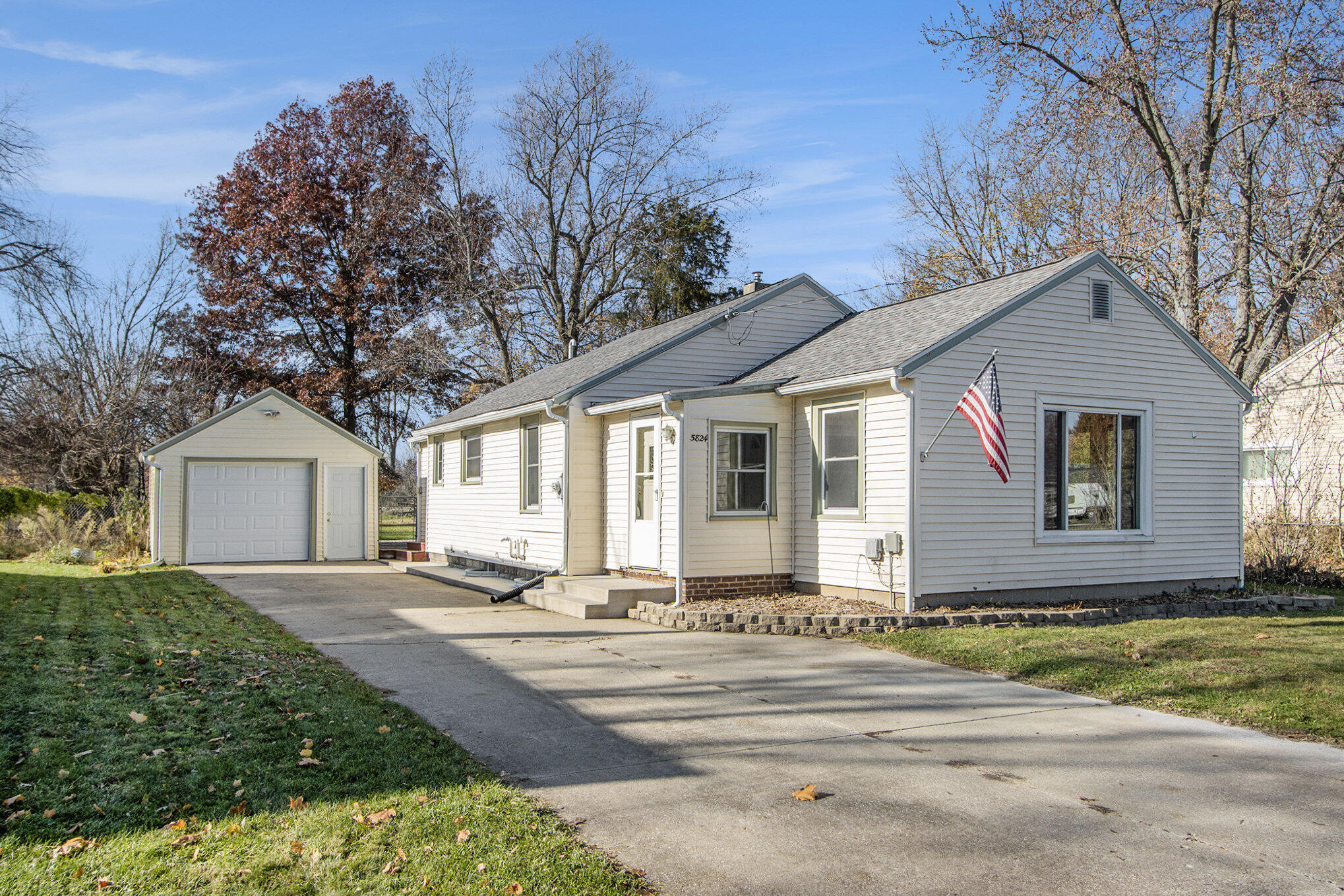 Portage MI, 5824 Mount Vernon Avenue