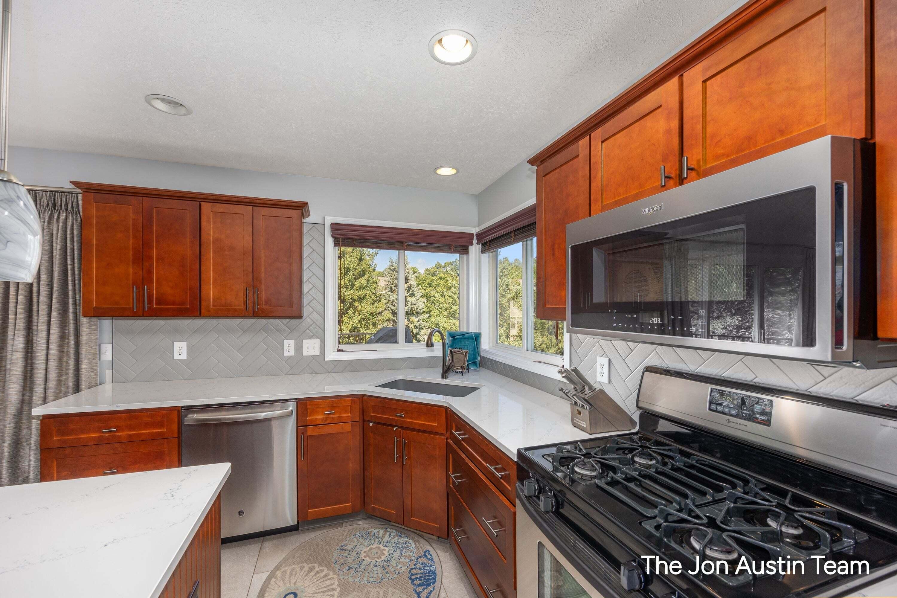3461 Mason Ridge Drive NE Grand Rapids MI 49525