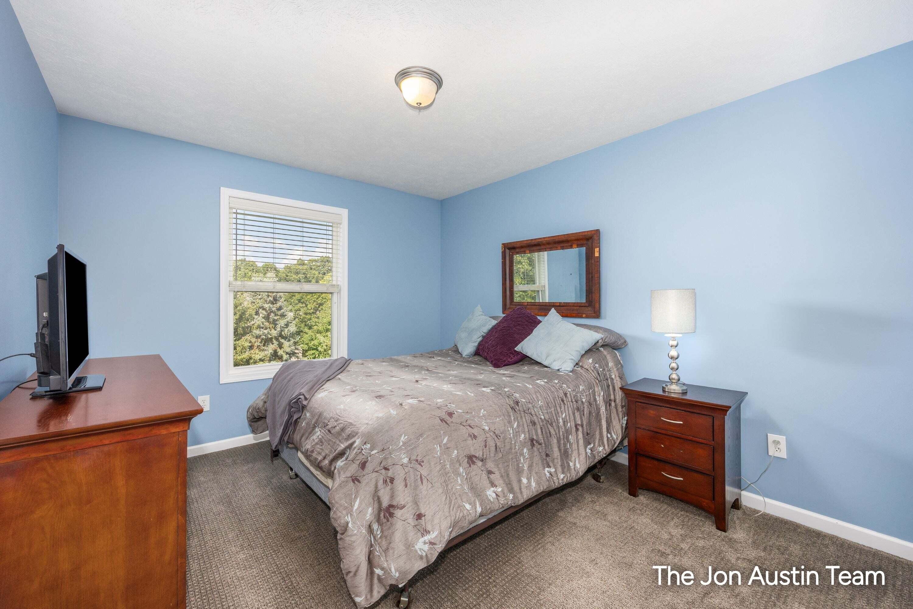 3461 Mason Ridge Drive NE Grand Rapids MI 49525