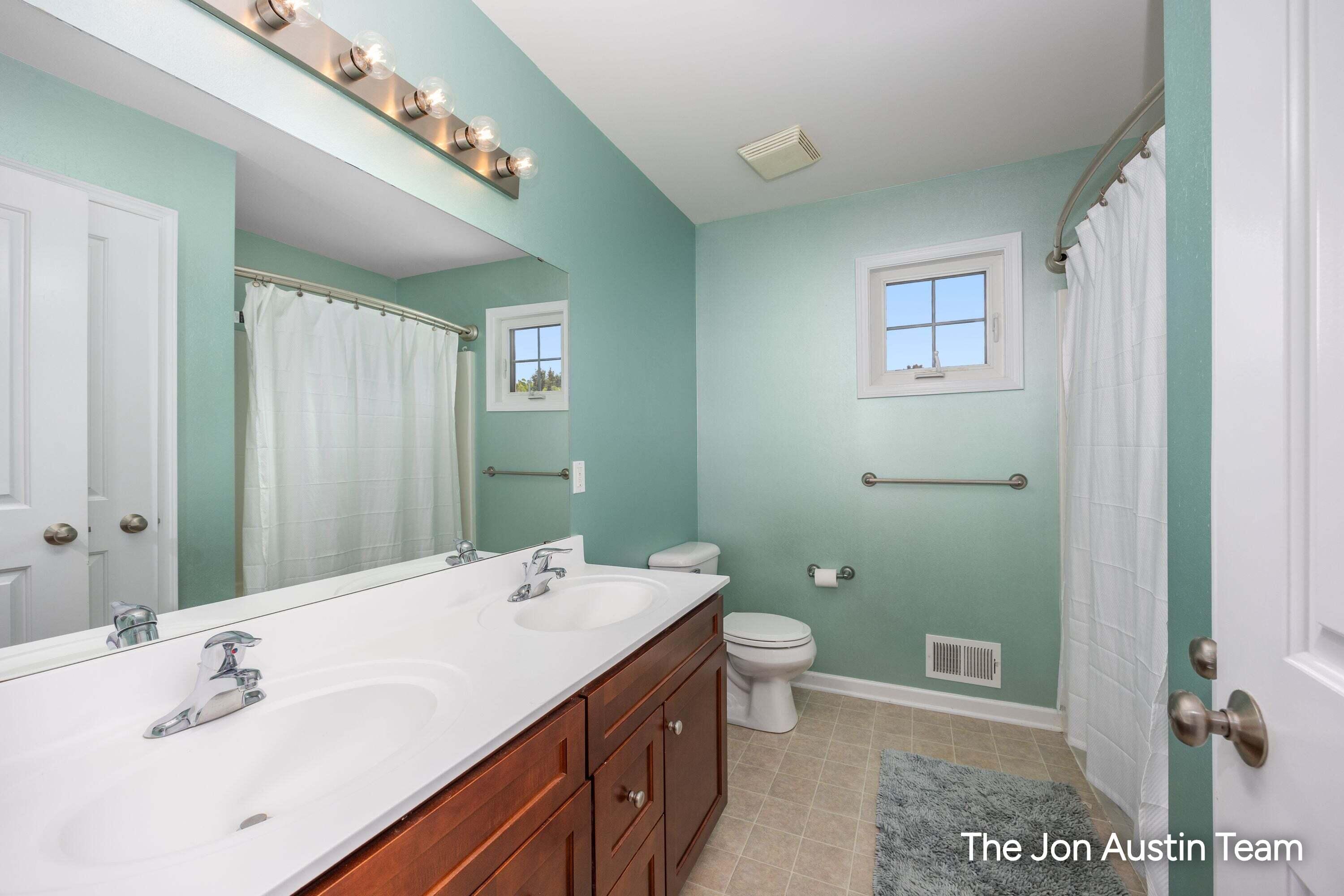 3461 Mason Ridge Drive NE Grand Rapids MI 49525