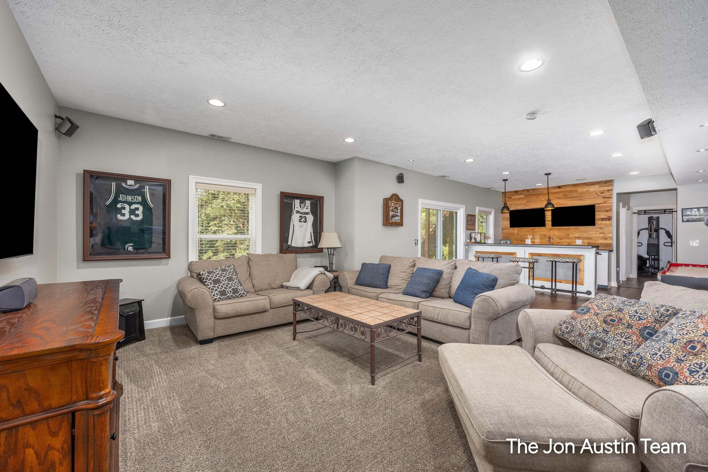 3461 Mason Ridge Drive NE Grand Rapids MI 49525