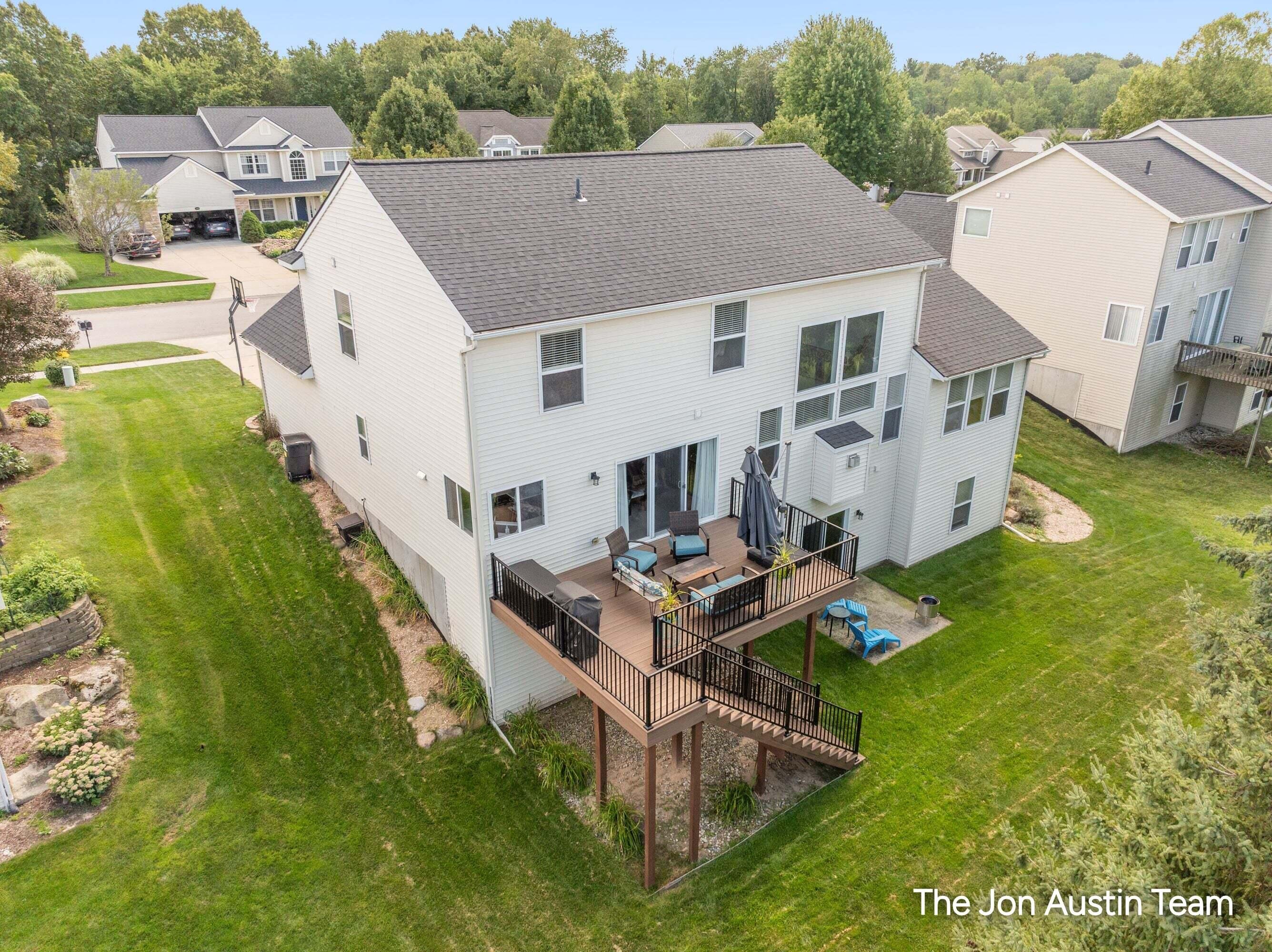 3461 Mason Ridge Drive NE Grand Rapids MI 49525