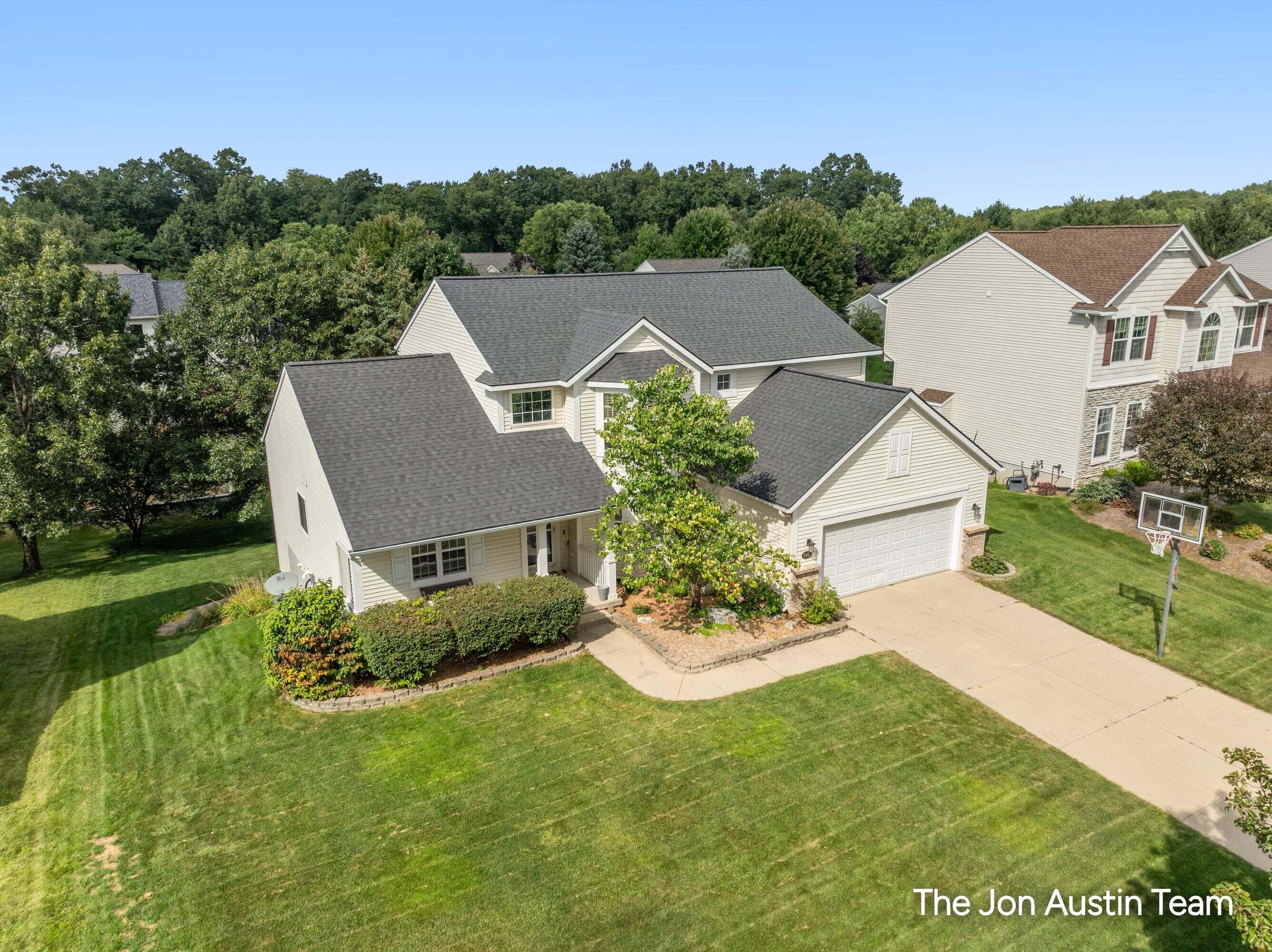 3461 Mason Ridge Drive NE Grand Rapids MI 49525