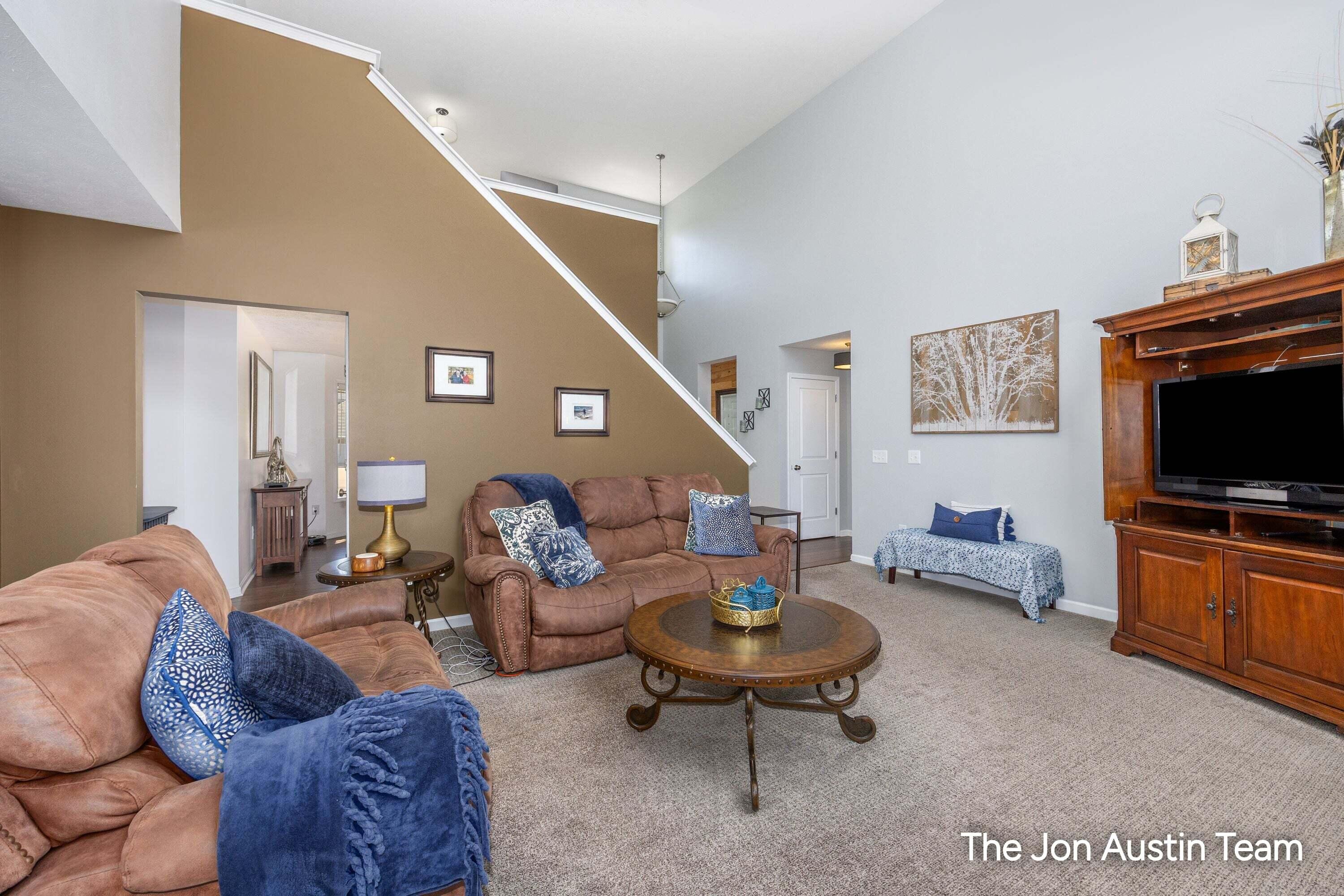 3461 Mason Ridge Drive NE Grand Rapids MI 49525