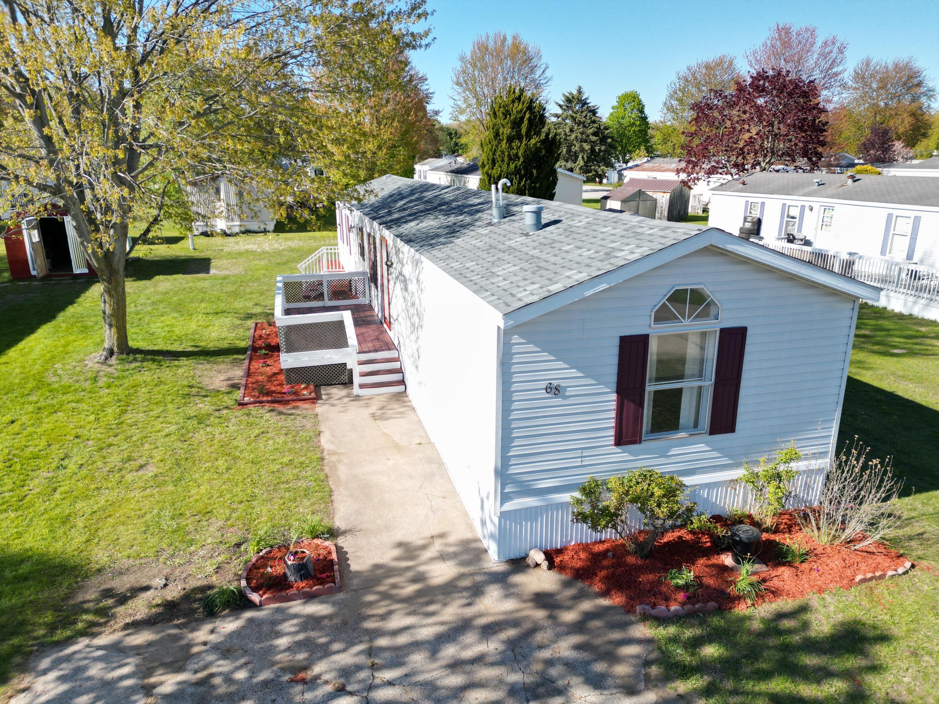 68 Maple Court Muskegon MI 49445