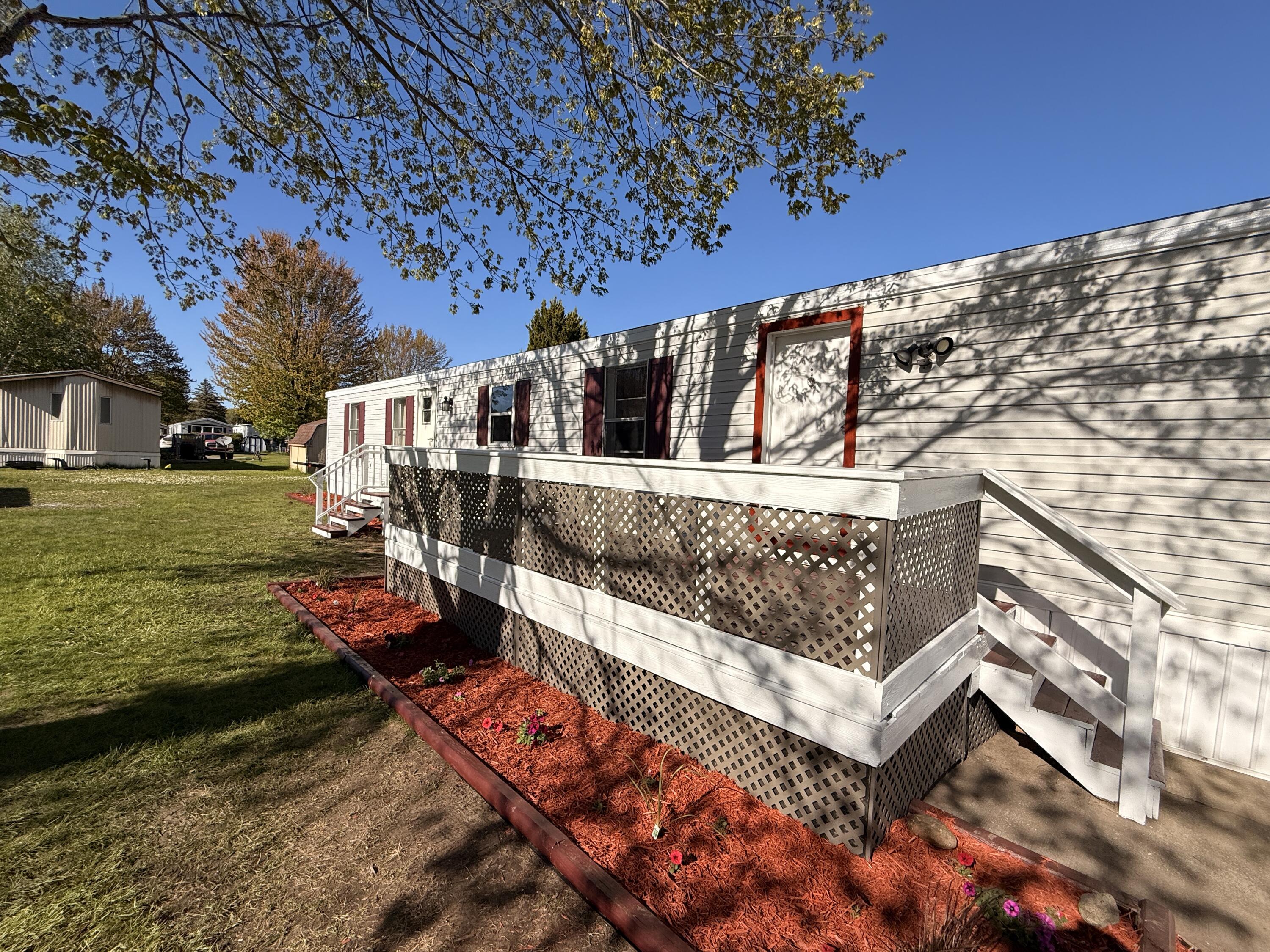 68 Maple Court Muskegon MI 49445