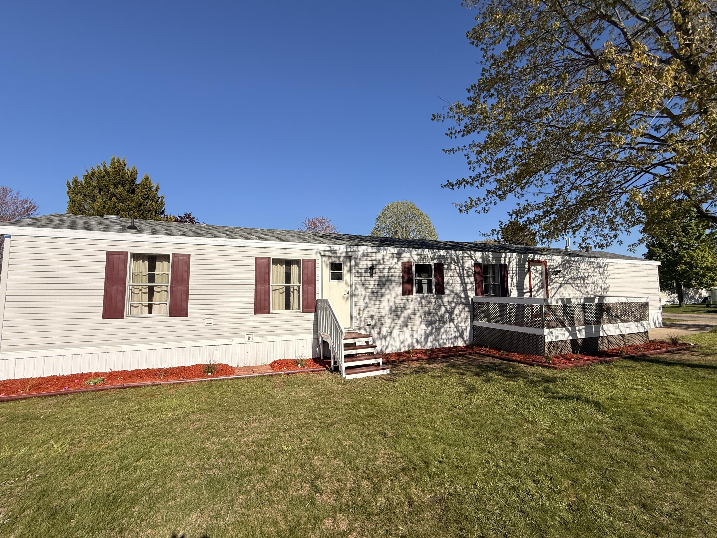 68 Maple Court Muskegon MI 49445