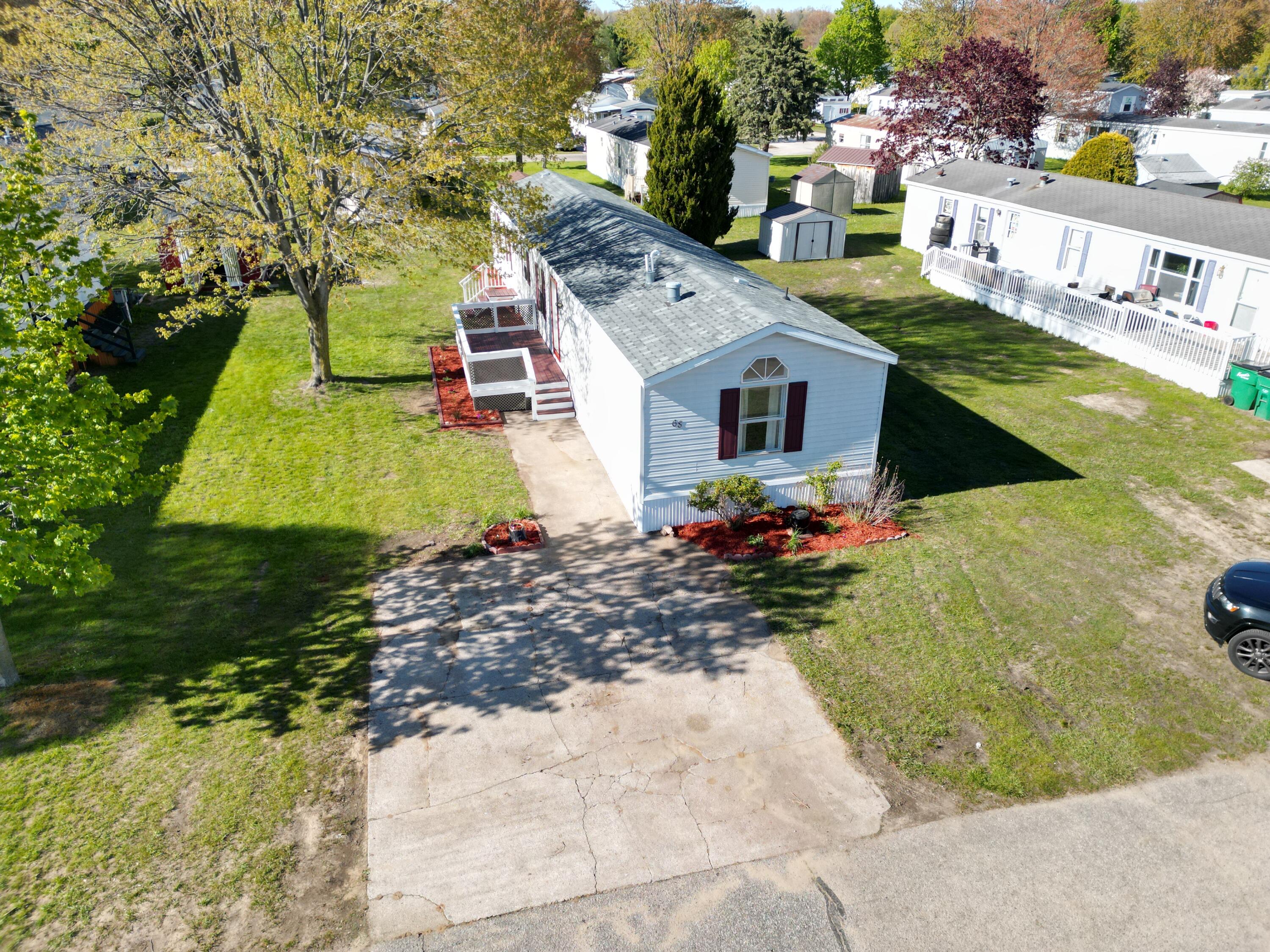68 Maple Court Muskegon MI 49445