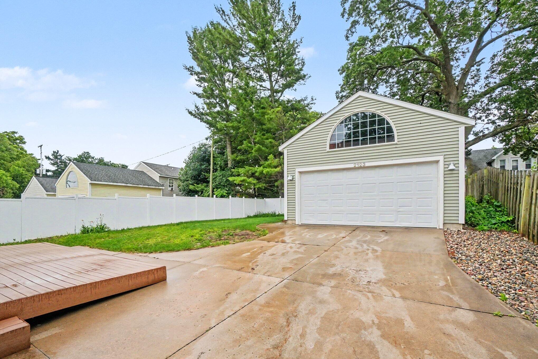 2123 Lakeshore Drive Muskegon MI 49441
