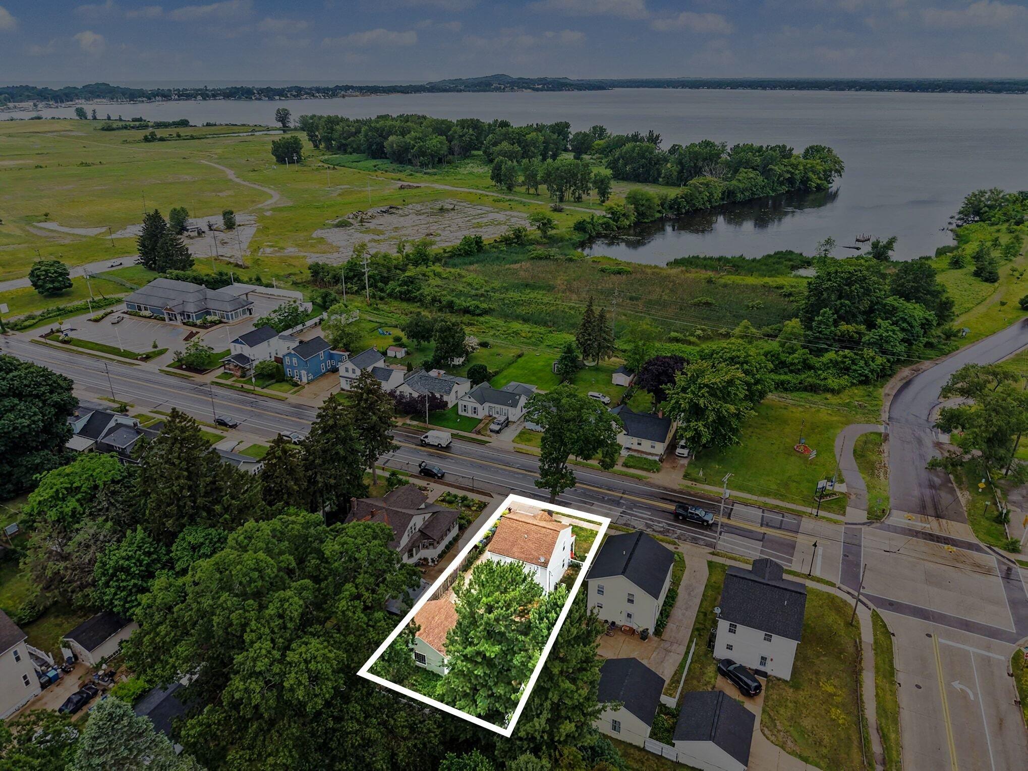 2123 Lakeshore Drive Muskegon MI 49441