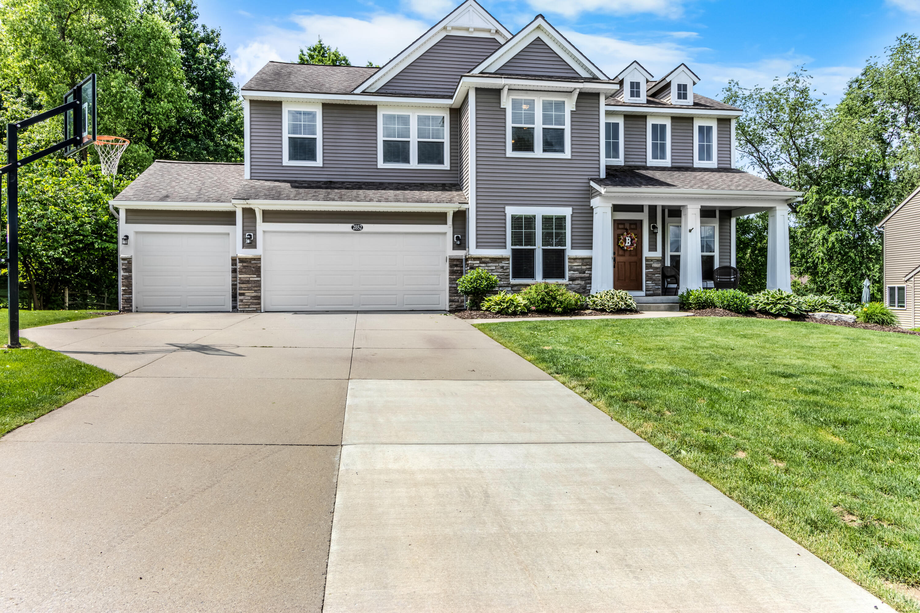 2852 N Saddle Ridge Court NE Rockford MI 49341
