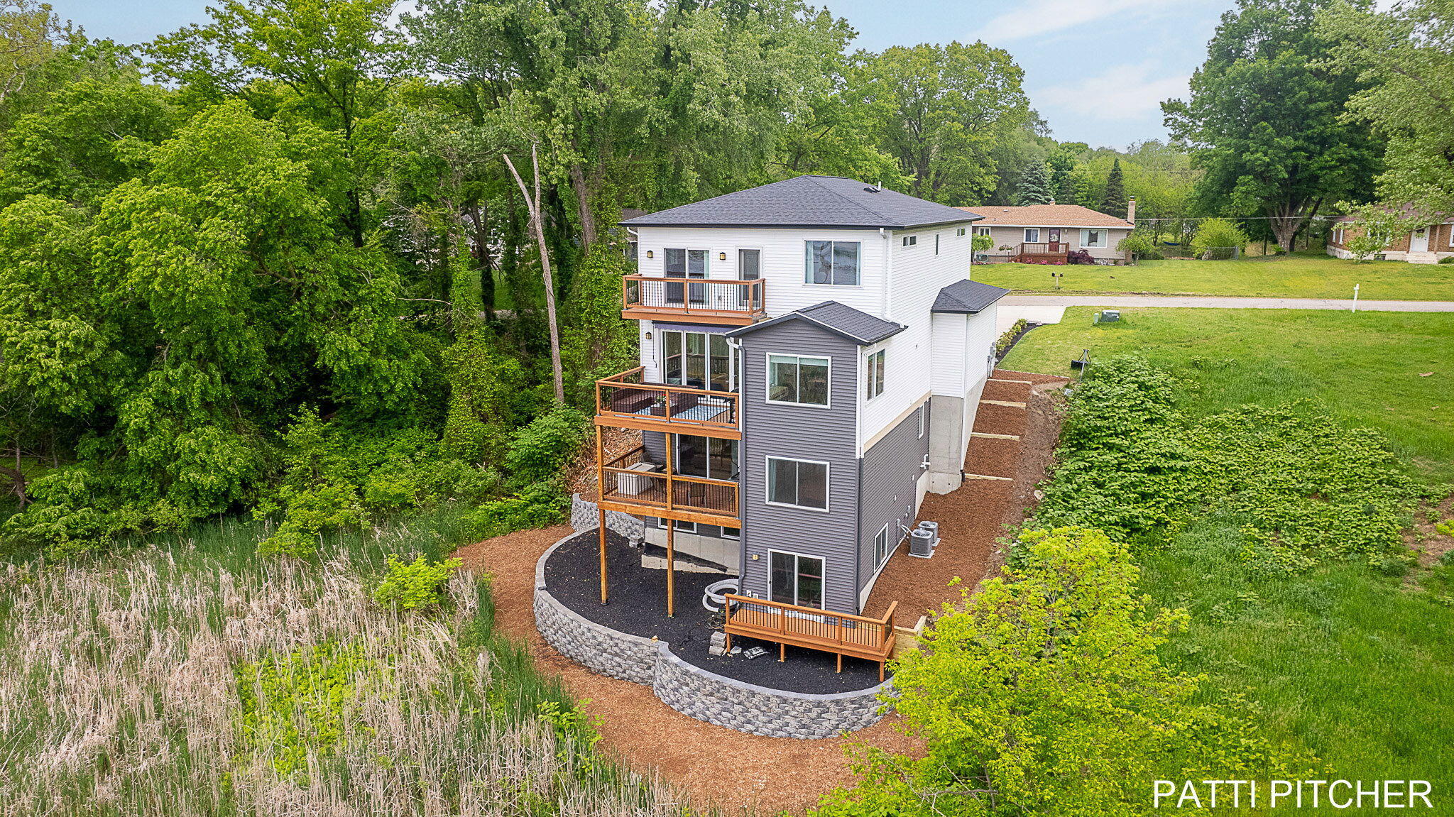 104 River Hills Drive Holland MI 49424