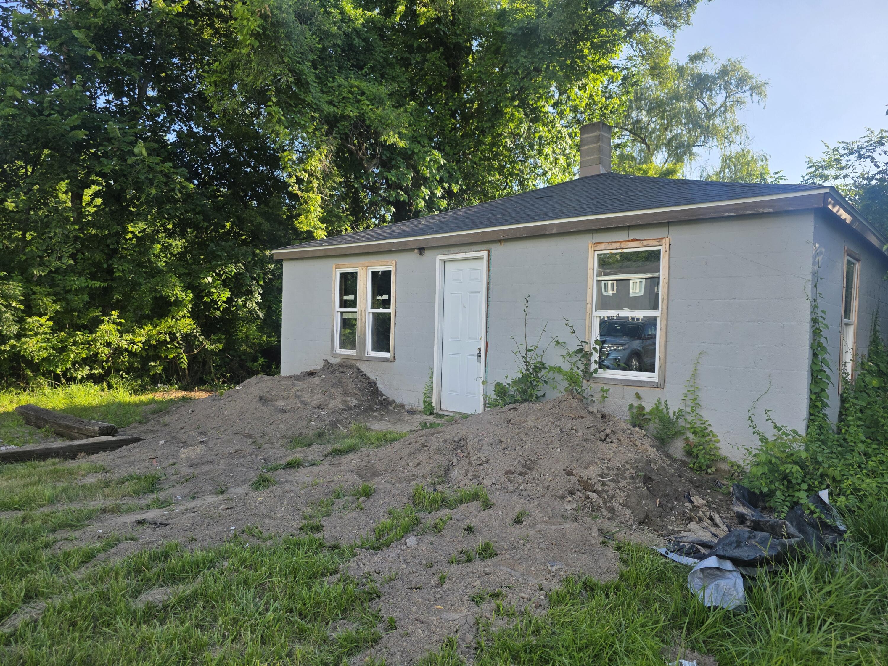336 S Crystal Avenue Benton Harbor MI 49022