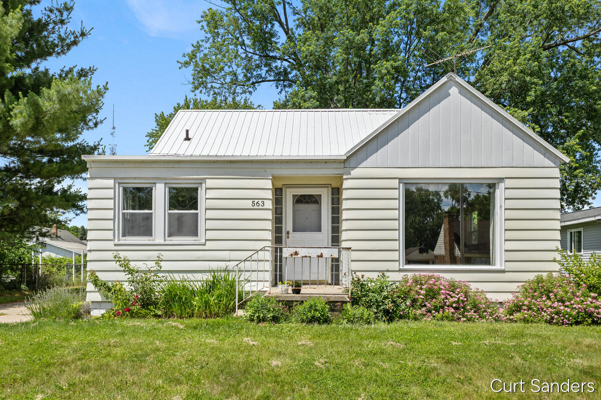 563 Ferris Street NW Grand Rapids MI 49544