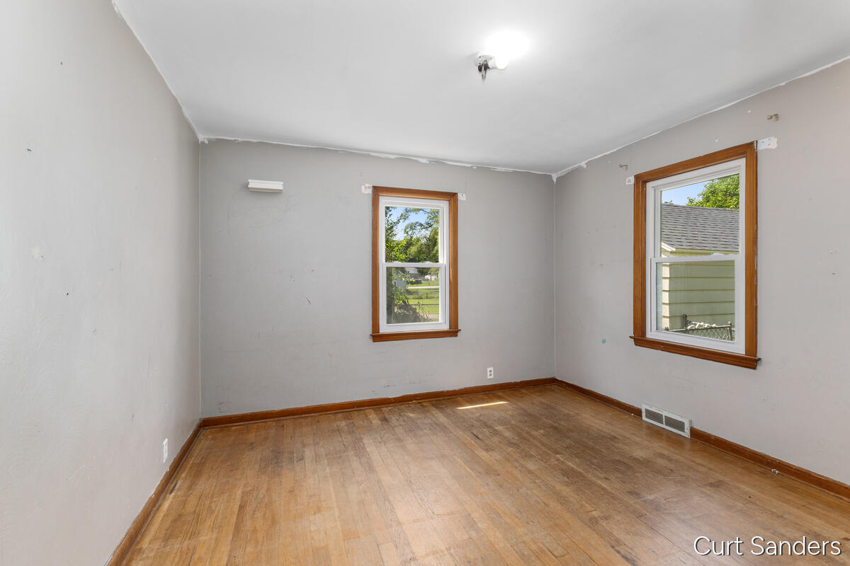 563 Ferris Street NW Grand Rapids MI 49544
