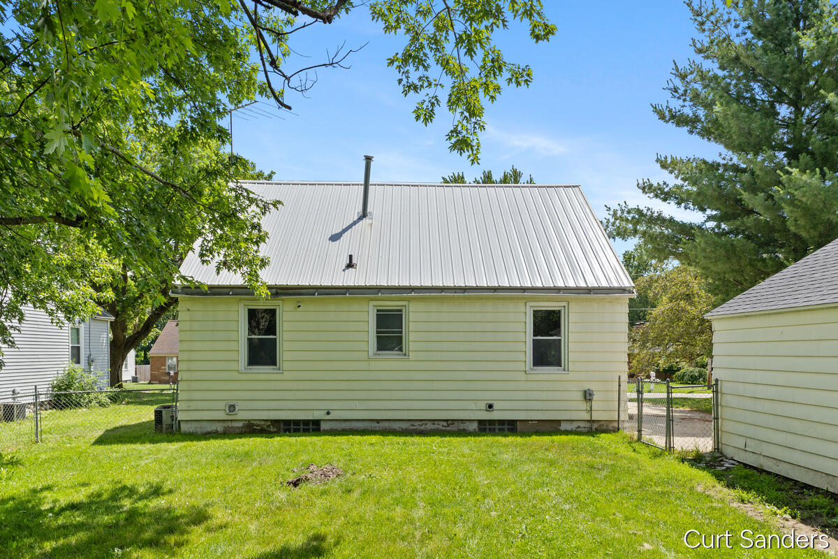 563 Ferris Street NW Grand Rapids MI 49544