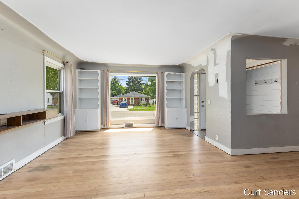 563 Ferris Street NW Grand Rapids MI 49544