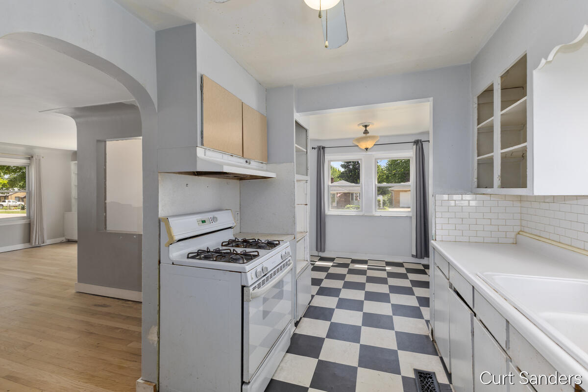 563 Ferris Street NW Grand Rapids MI 49544