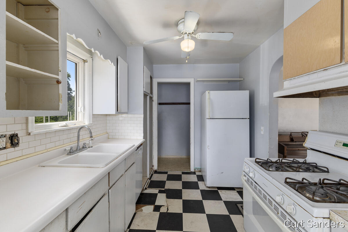 563 Ferris Street NW Grand Rapids MI 49544