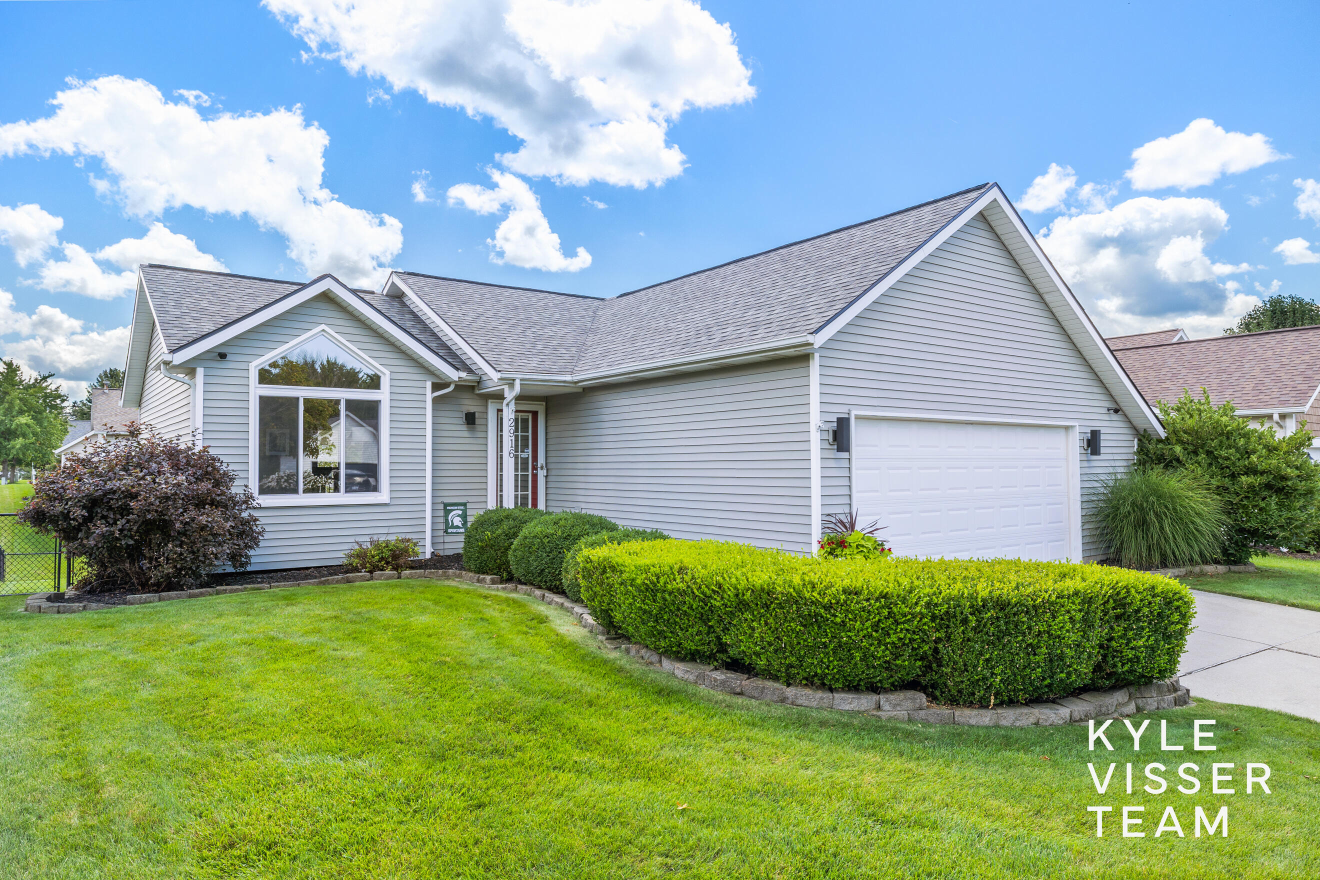 2916 Woodglen Street NW Grand Rapids MI 49504