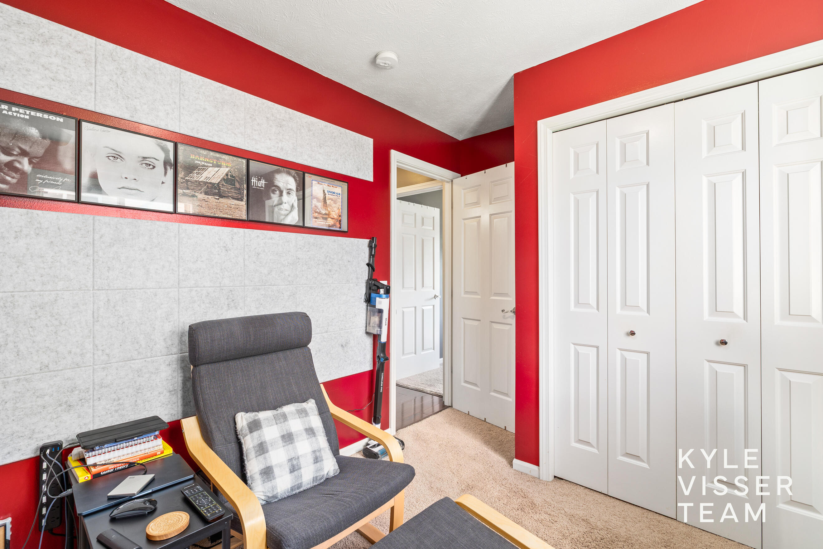 2916 Woodglen Street NW Grand Rapids MI 49504