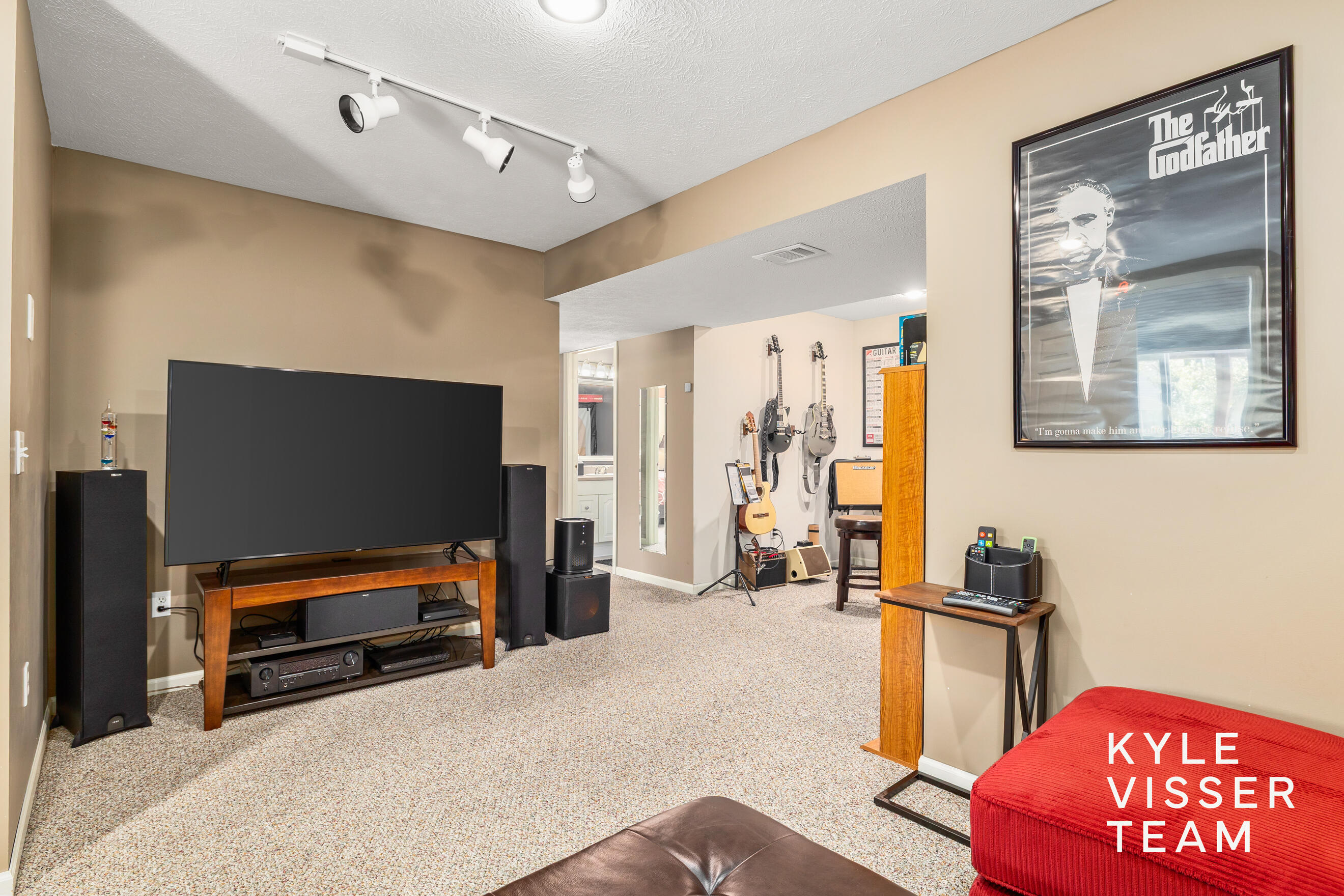 2916 Woodglen Street NW Grand Rapids MI 49504