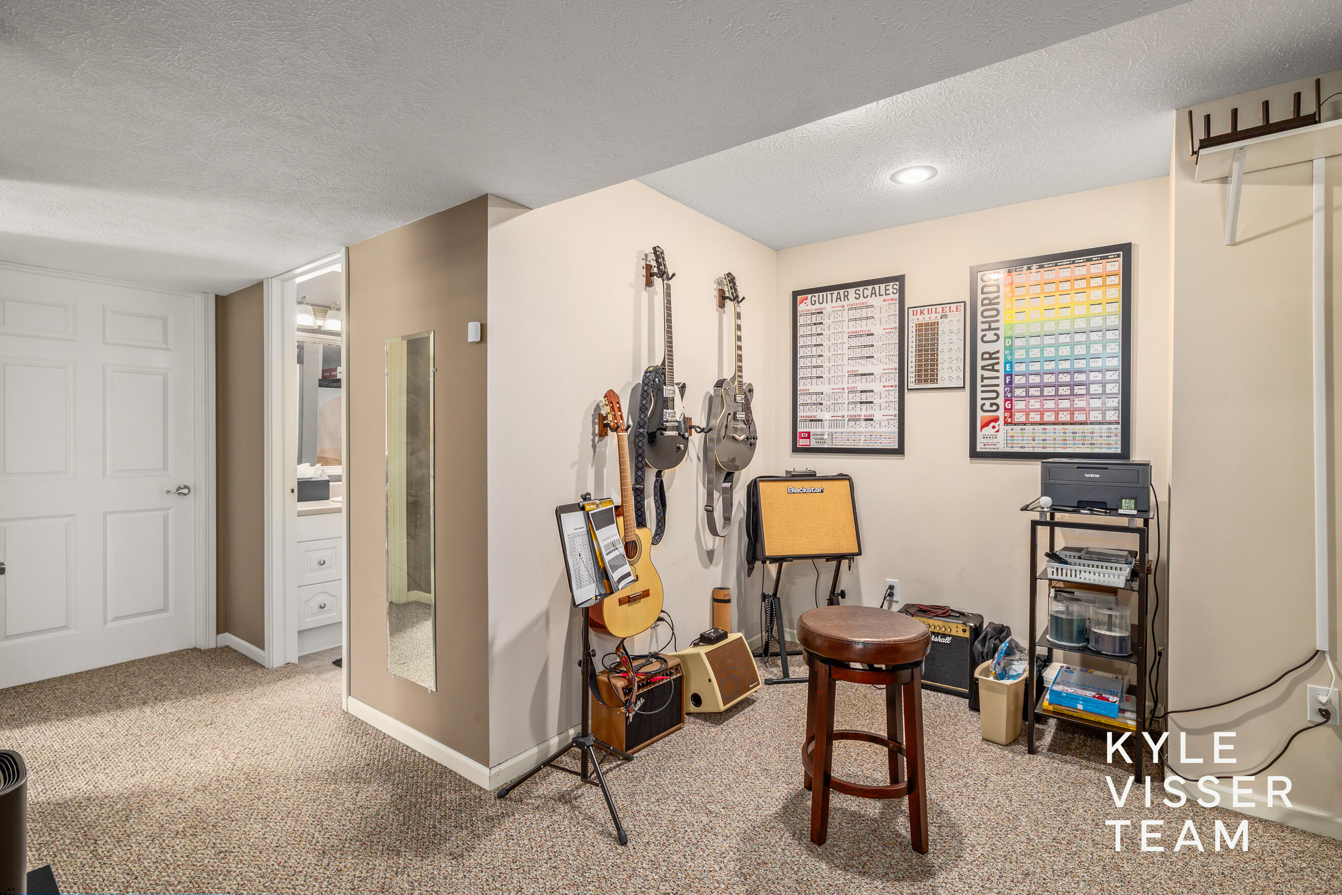 2916 Woodglen Street NW Grand Rapids MI 49504