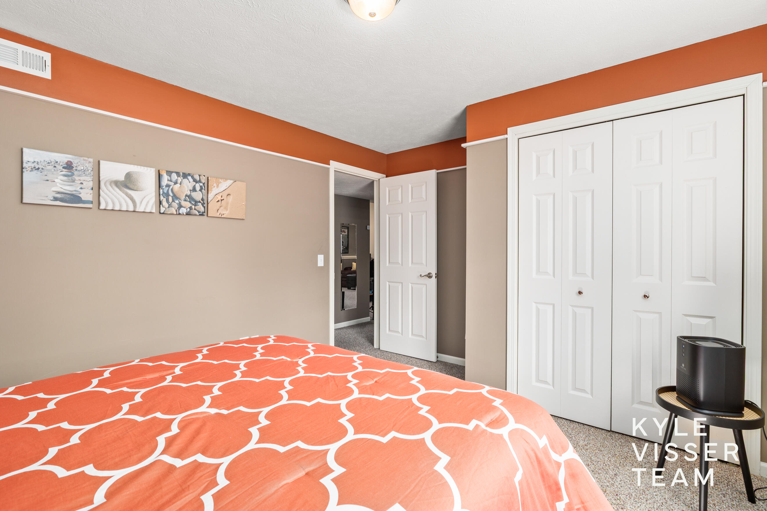 2916 Woodglen Street NW Grand Rapids MI 49504