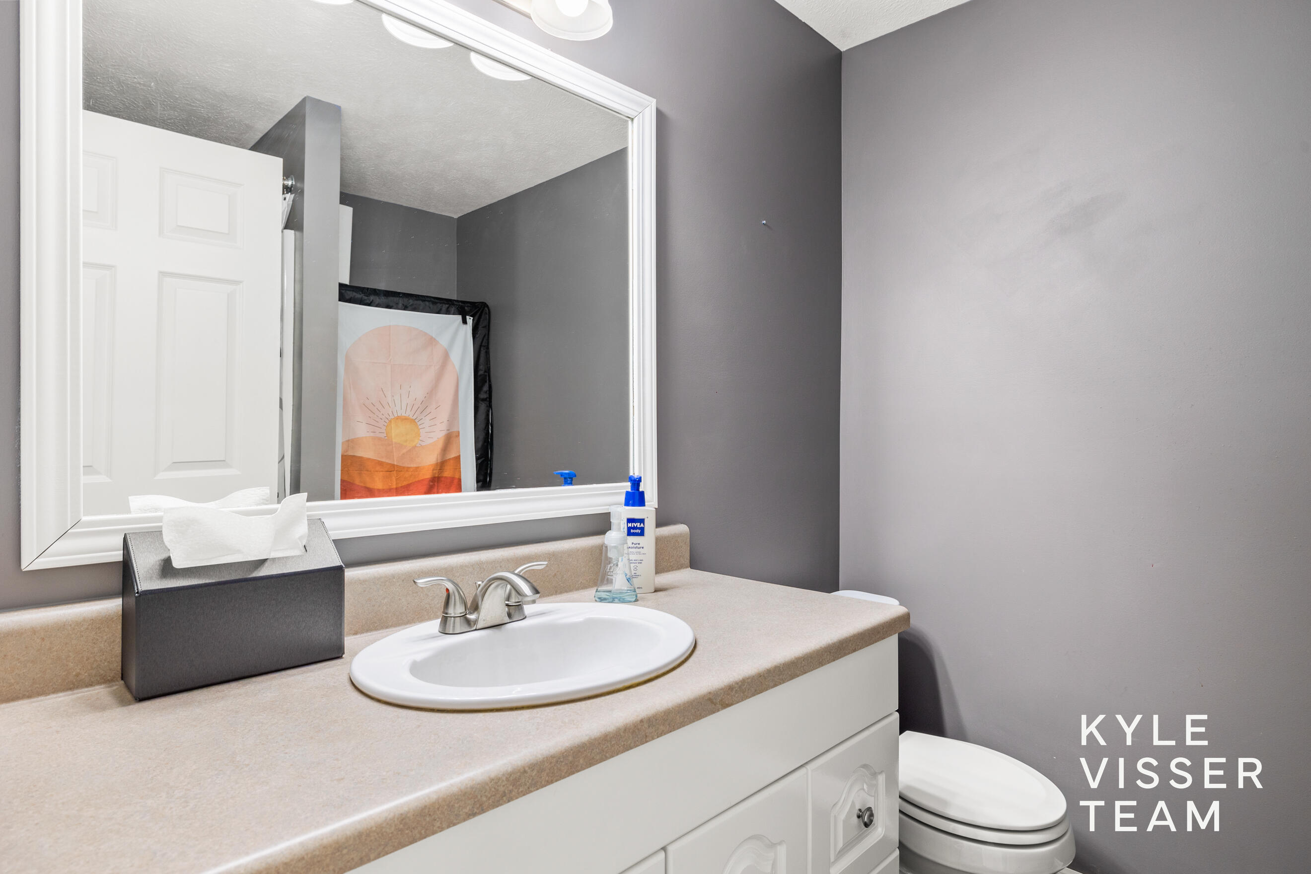 2916 Woodglen Street NW Grand Rapids MI 49504