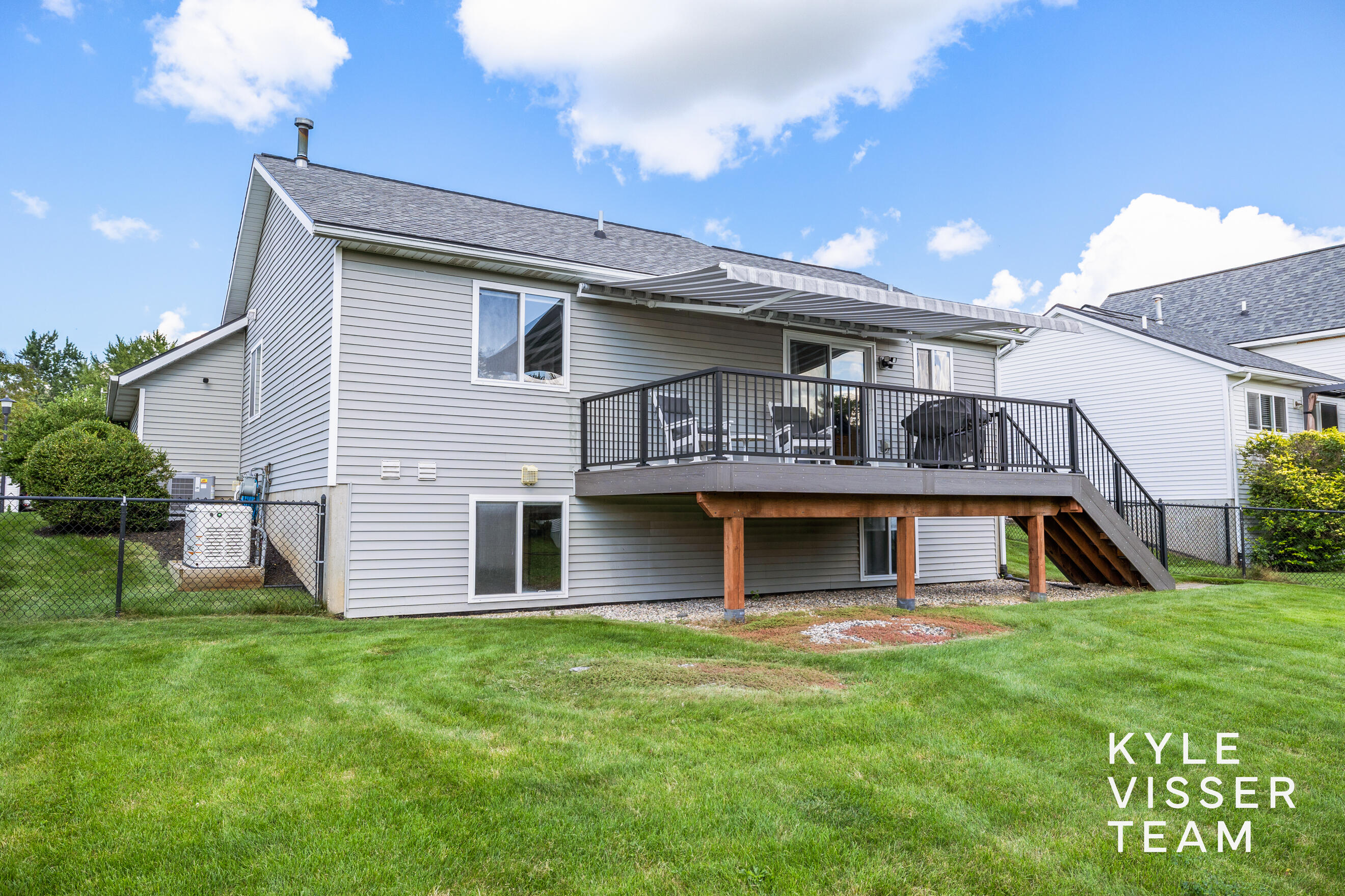 2916 Woodglen Street NW Grand Rapids MI 49504