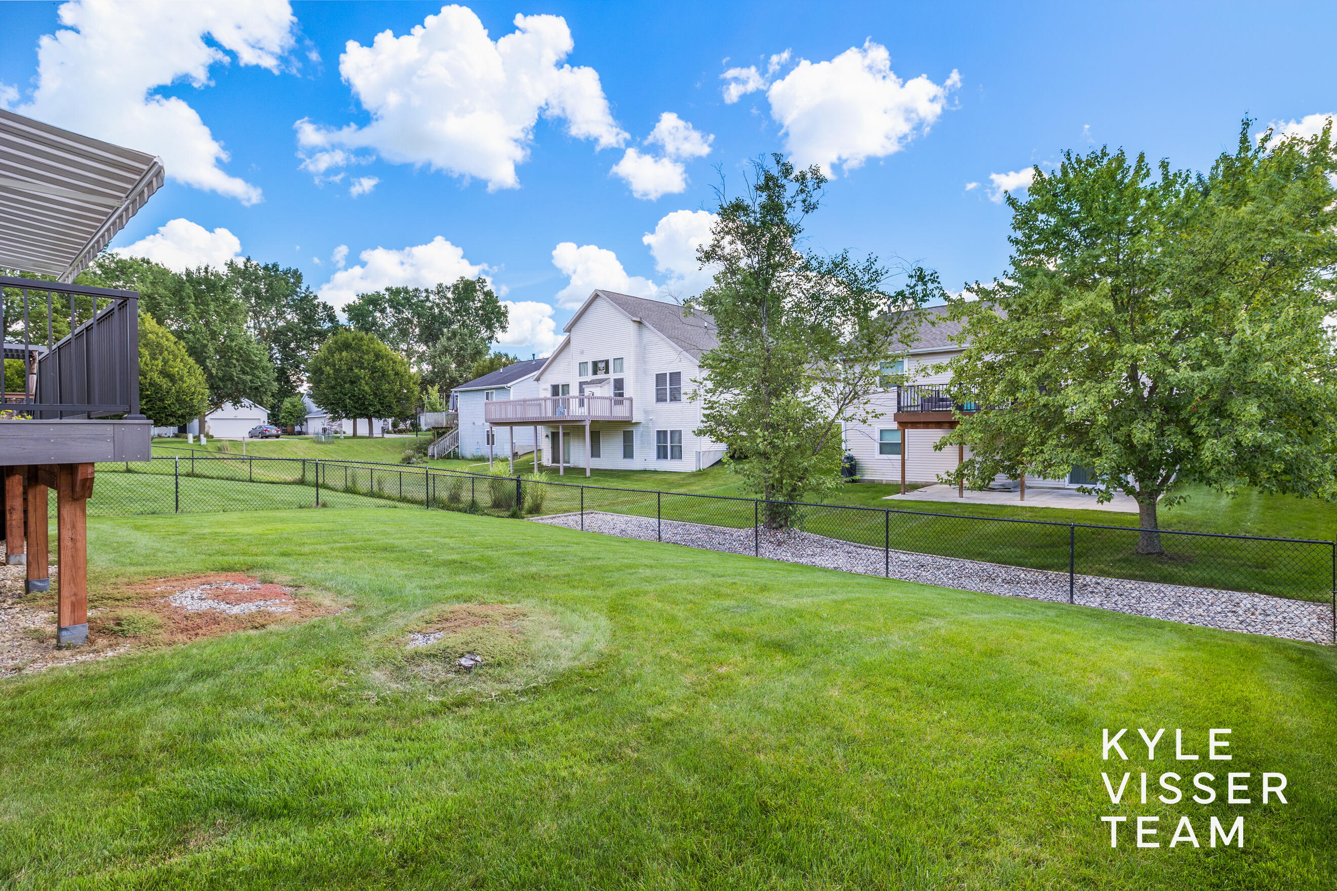 2916 Woodglen Street NW Grand Rapids MI 49504