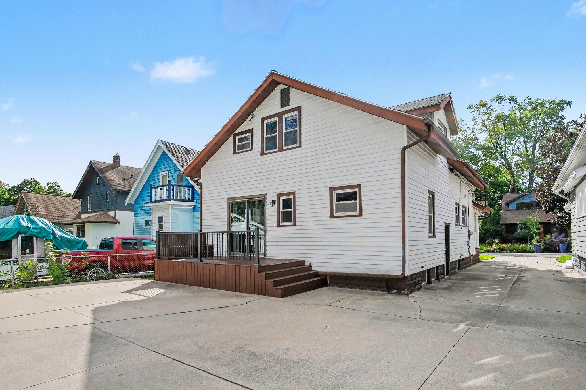 48 Mayfield Avenue NE Grand Rapids MI 49503