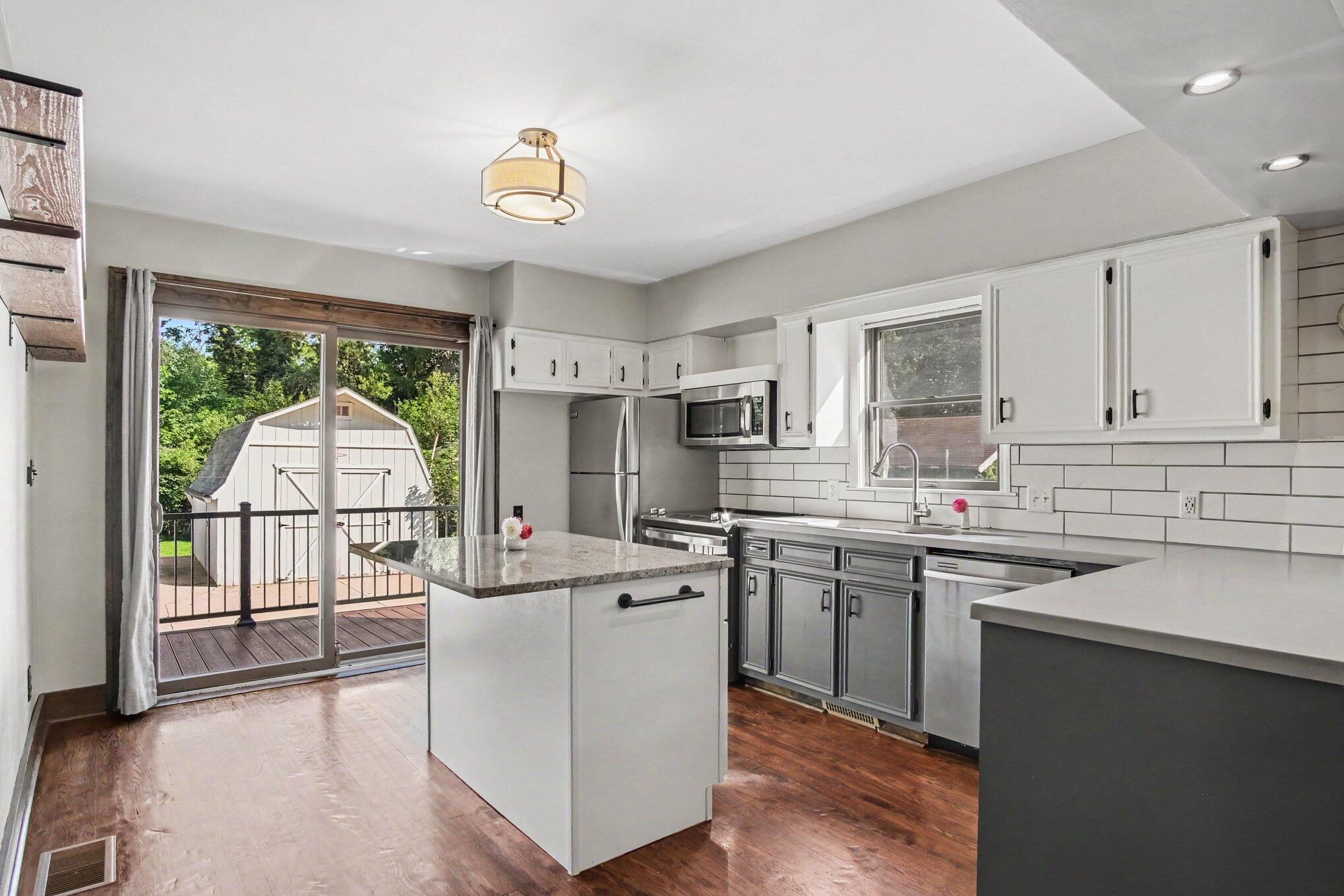 48 Mayfield Avenue NE Grand Rapids MI 49503