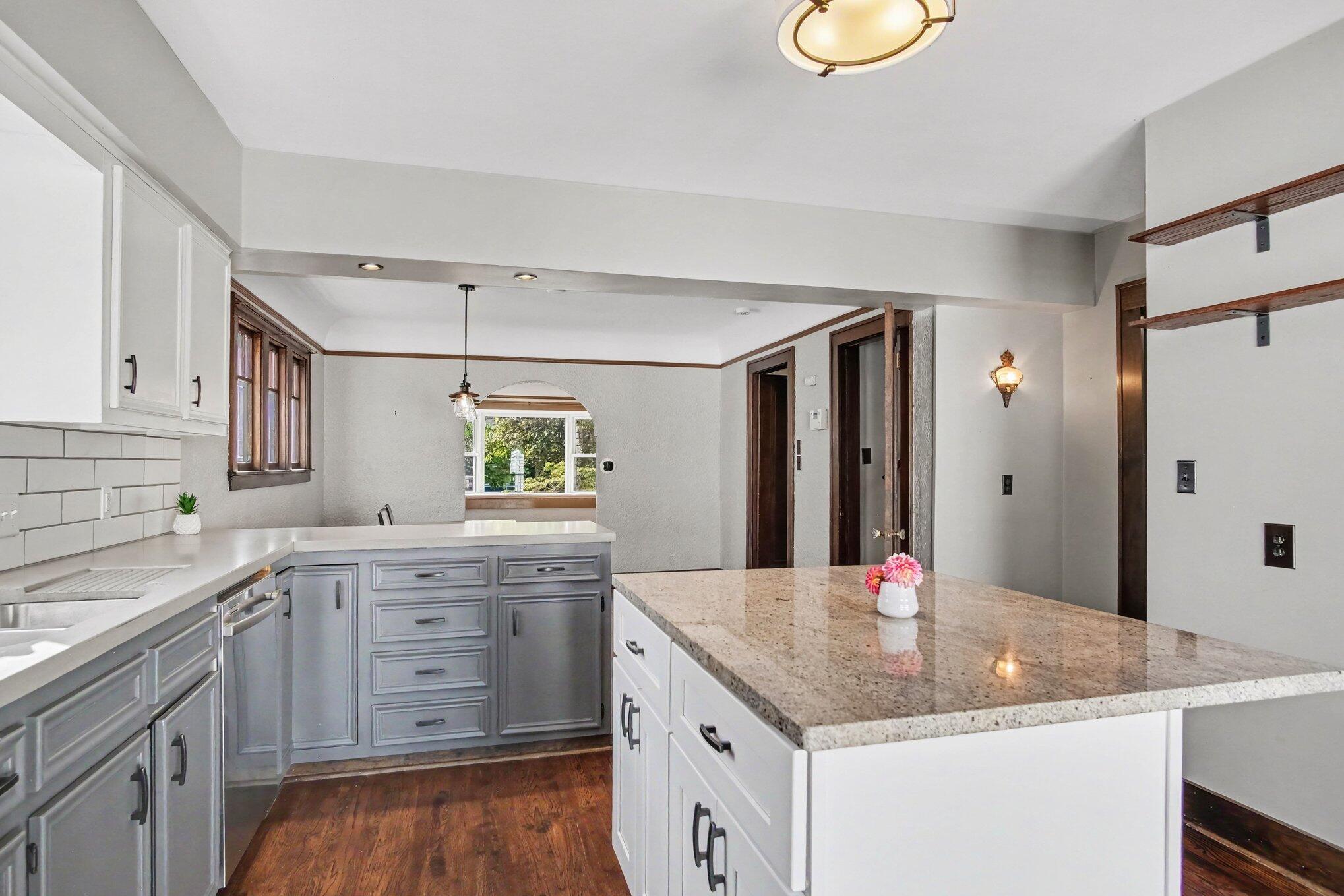 48 Mayfield Avenue NE Grand Rapids MI 49503