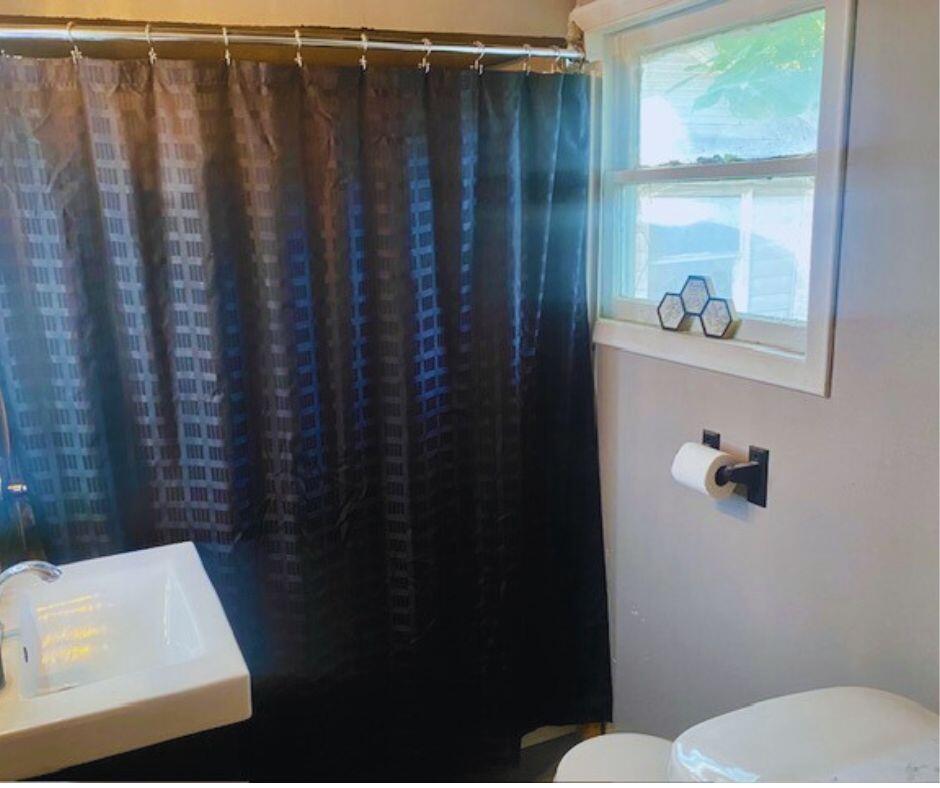 2142 Saint Charles Avenue SW Grand Rapids MI 49507