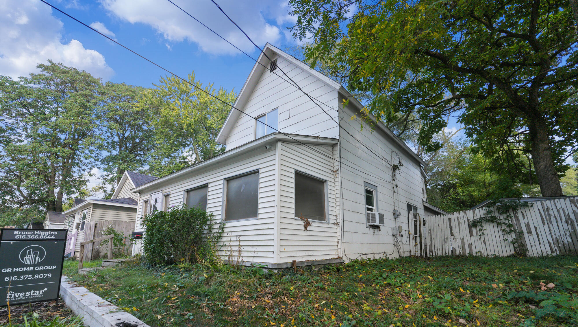 2142 Saint Charles Avenue SW Grand Rapids MI 49507