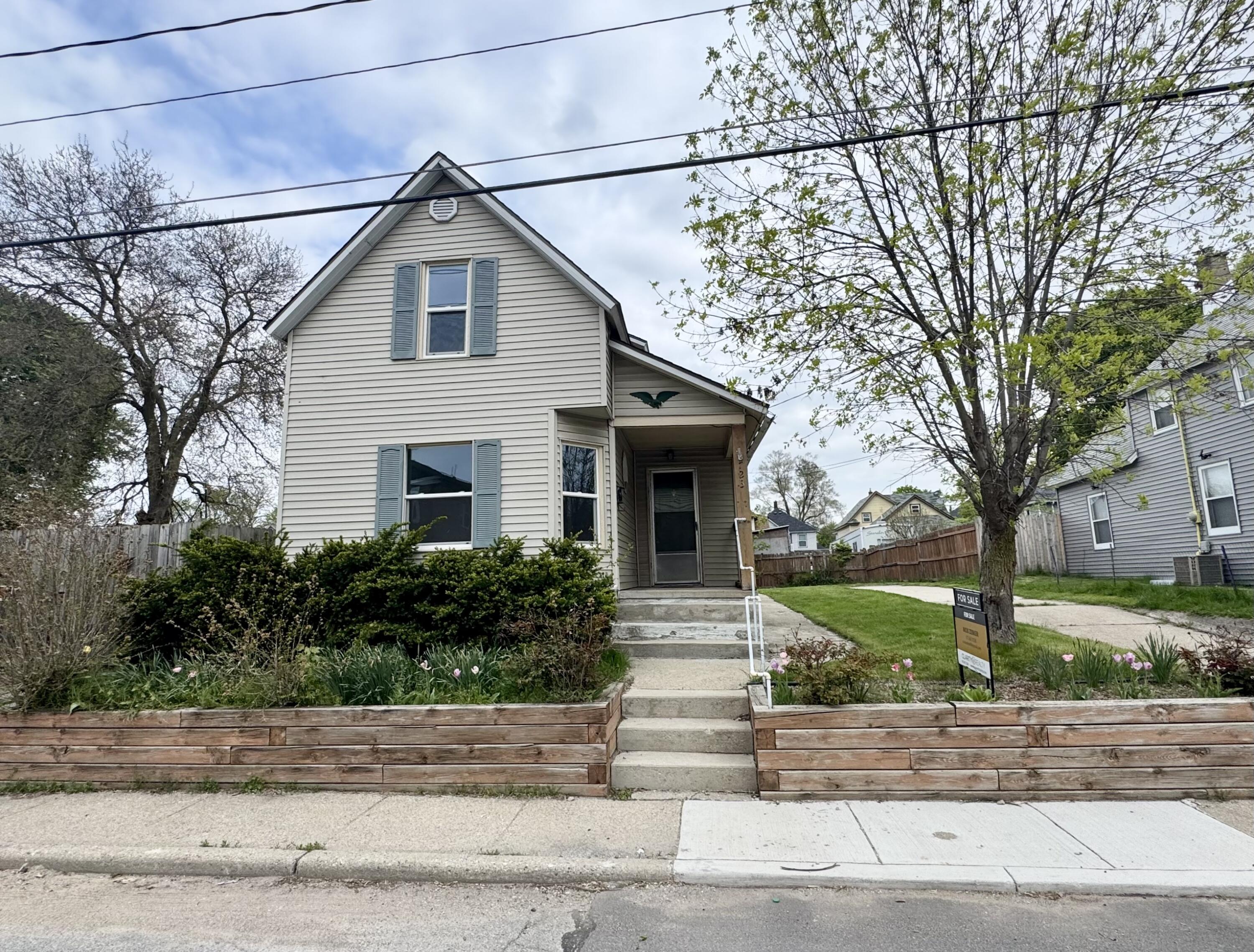 723 Tulip Street SW Grand Rapids MI 49503