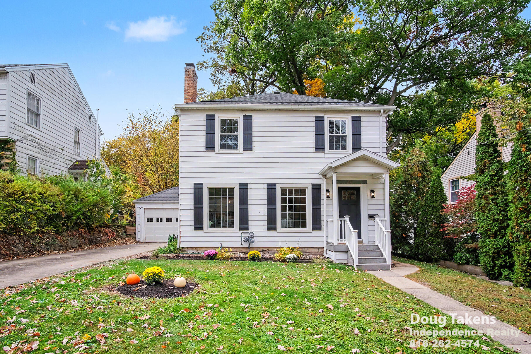 241 Baynton Avenue NE Grand Rapids MI 49503